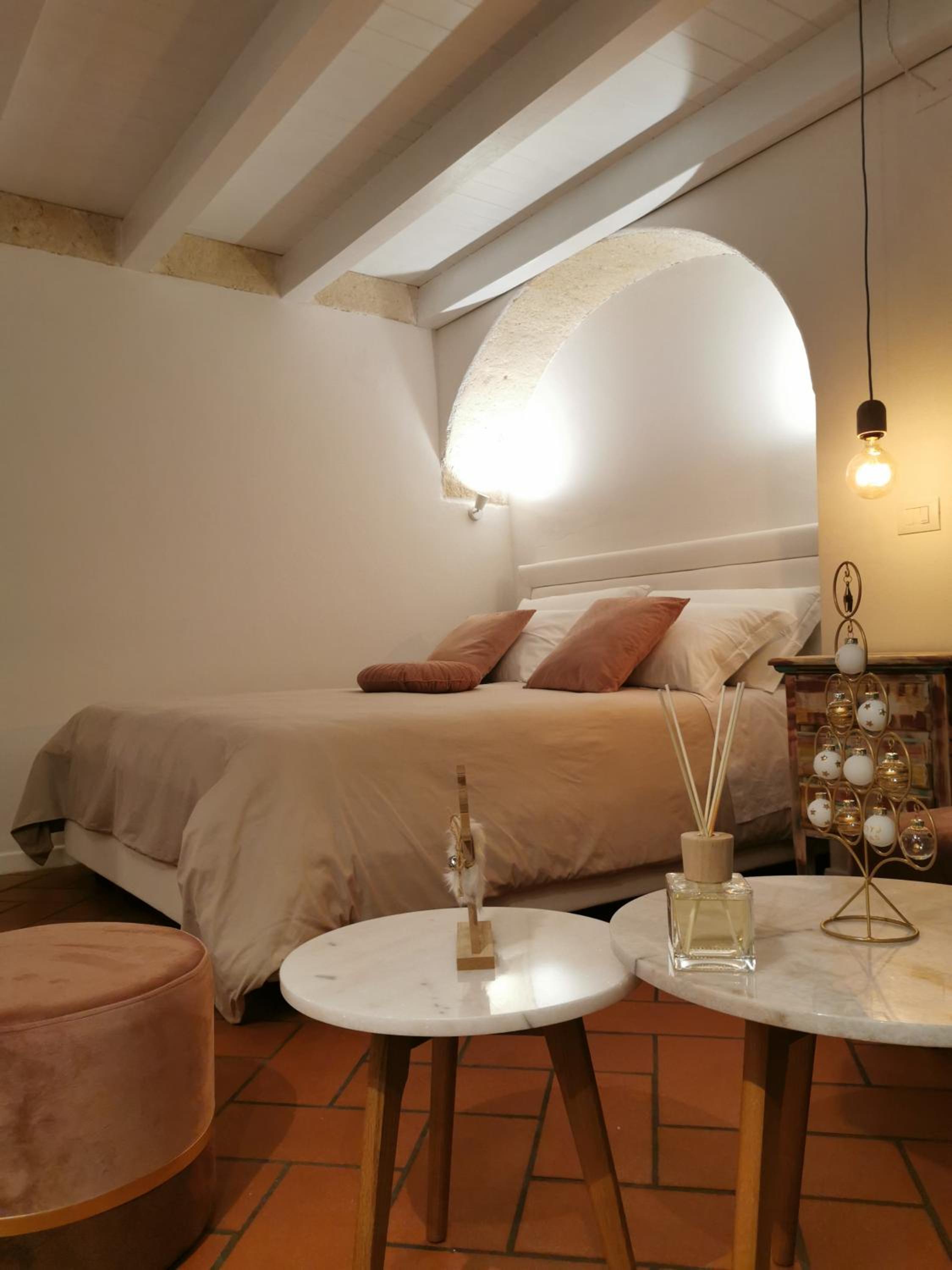 Deluxe Room - Photo 9