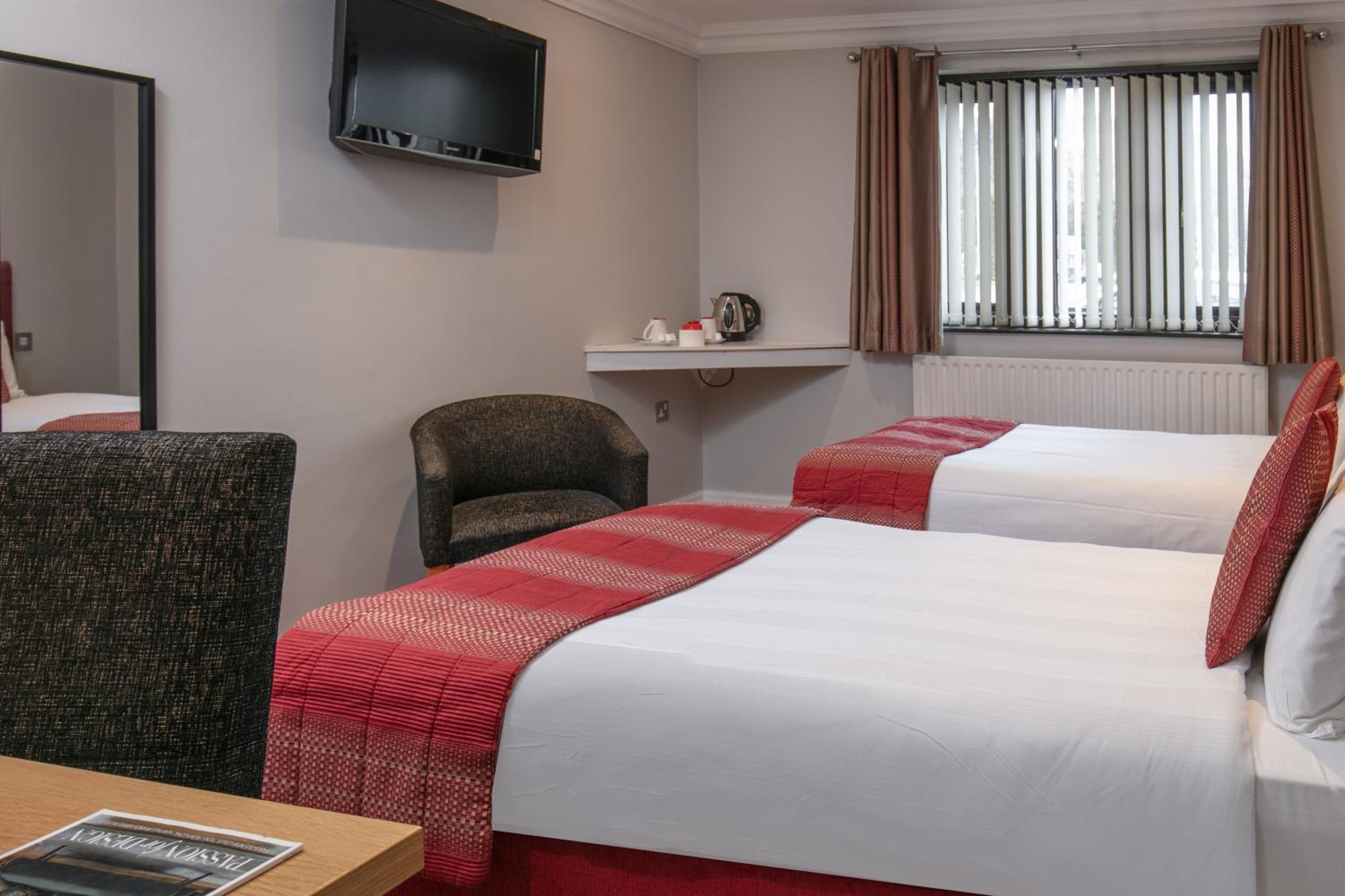 Standard Twin Room - Non-Smoking - Photo 12