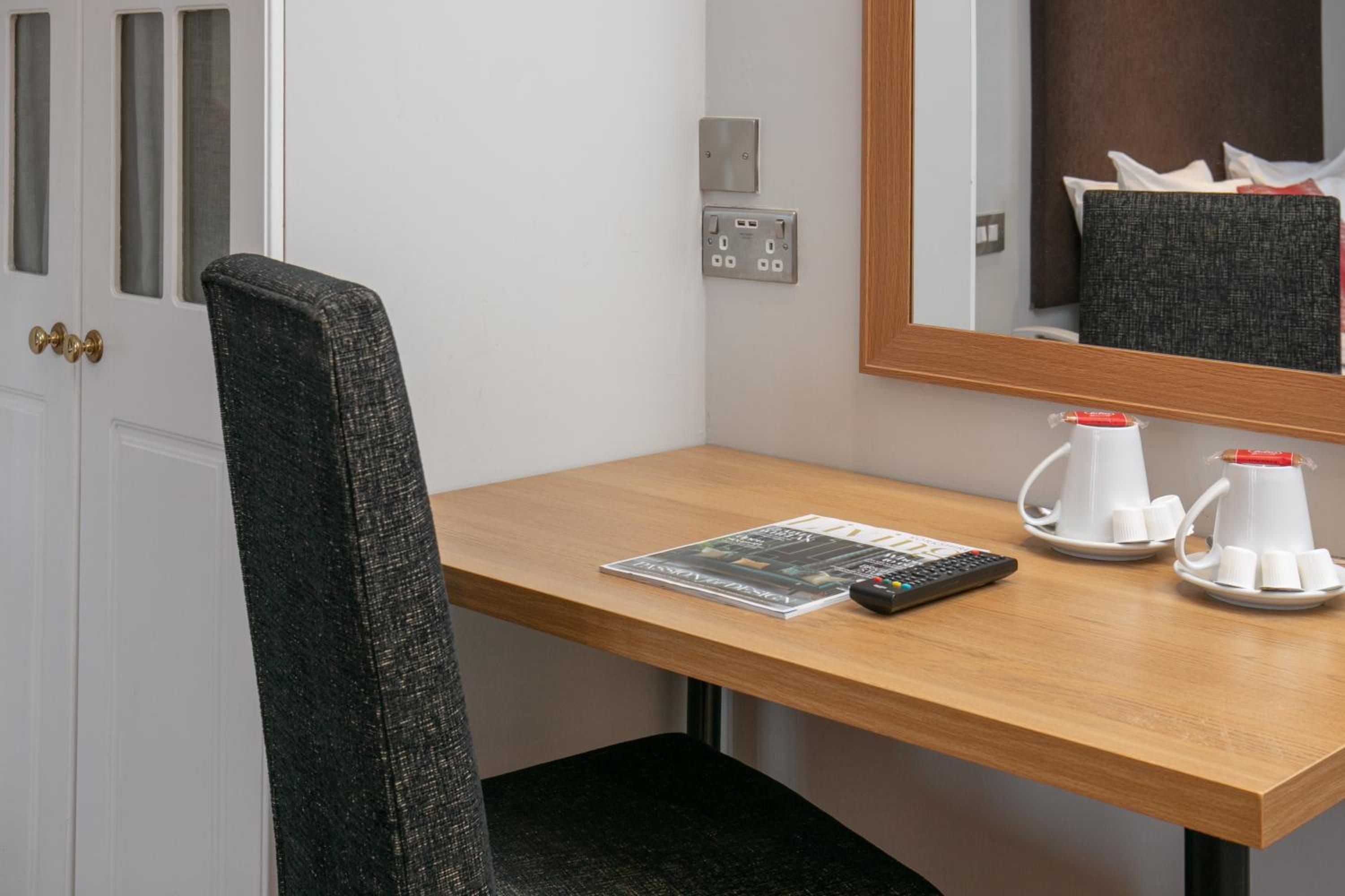 Standard Twin Room - Non-Smoking - Photo 2