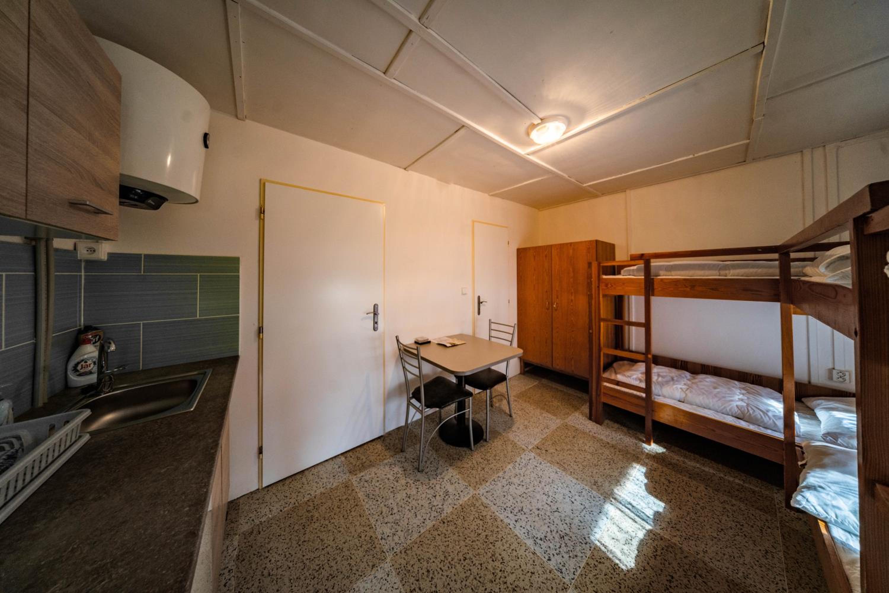Mobile Home photo 3