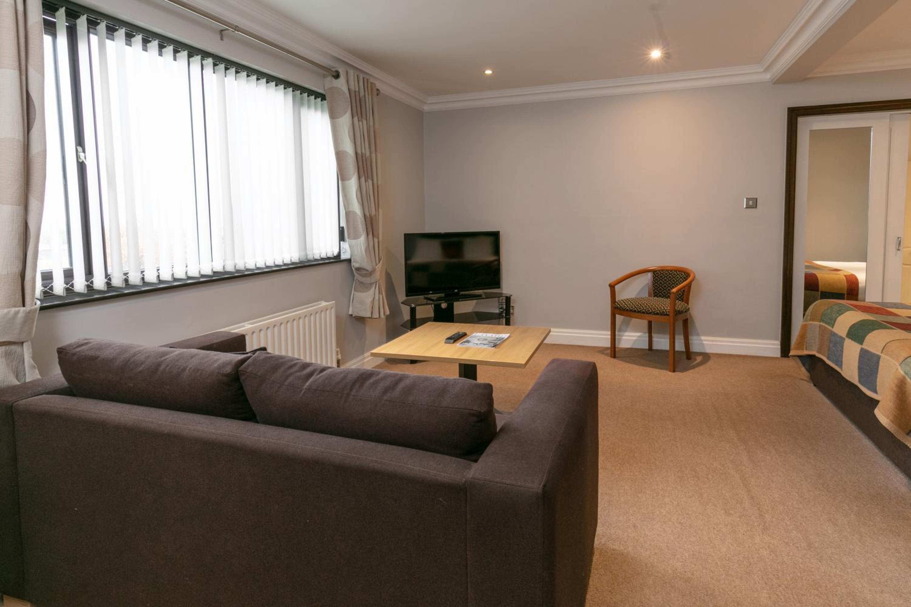 King Suite with Sofa Bed - Non-Smoking - Photo 17