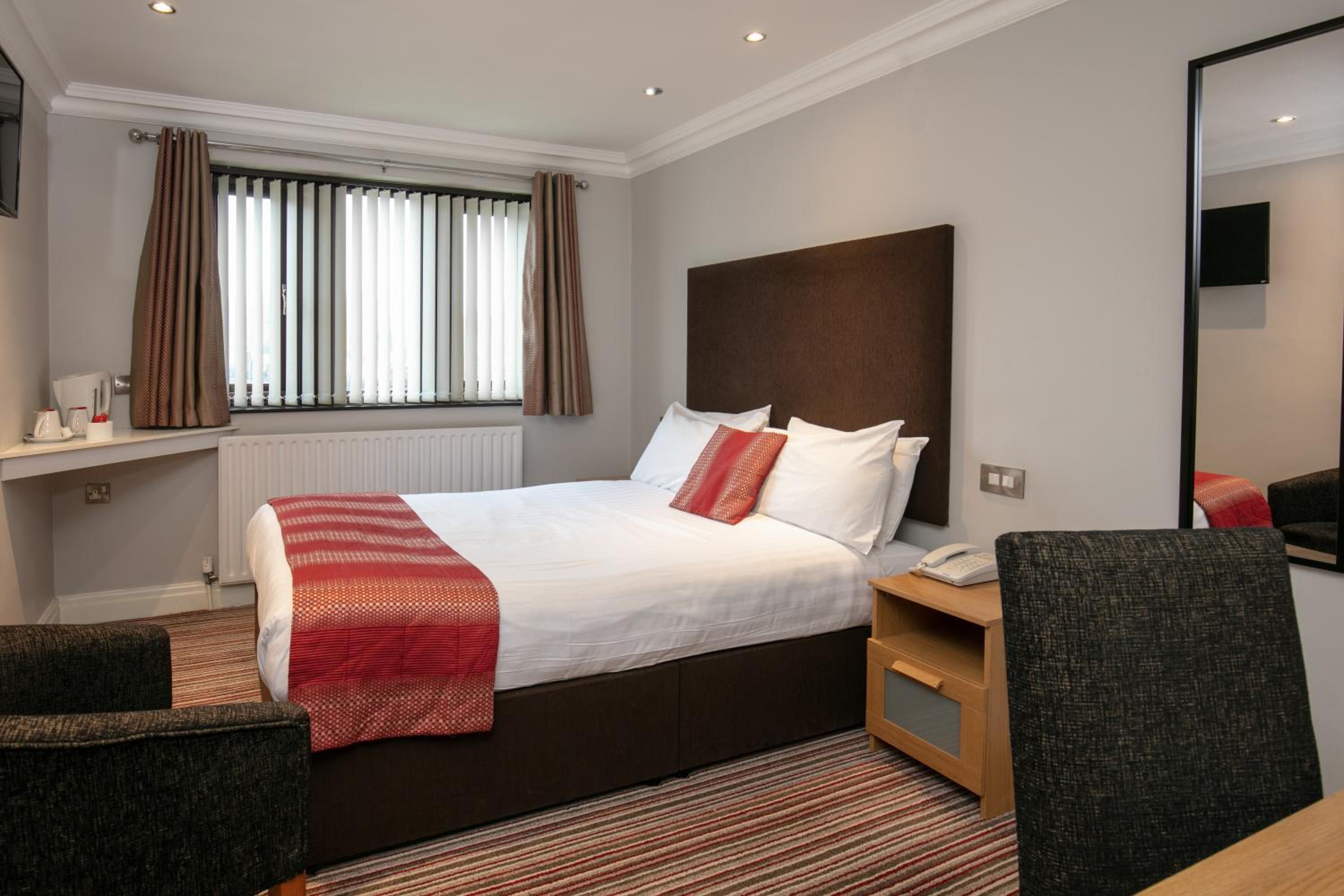 Standard King Room - Non-Smoking  - Photo 25