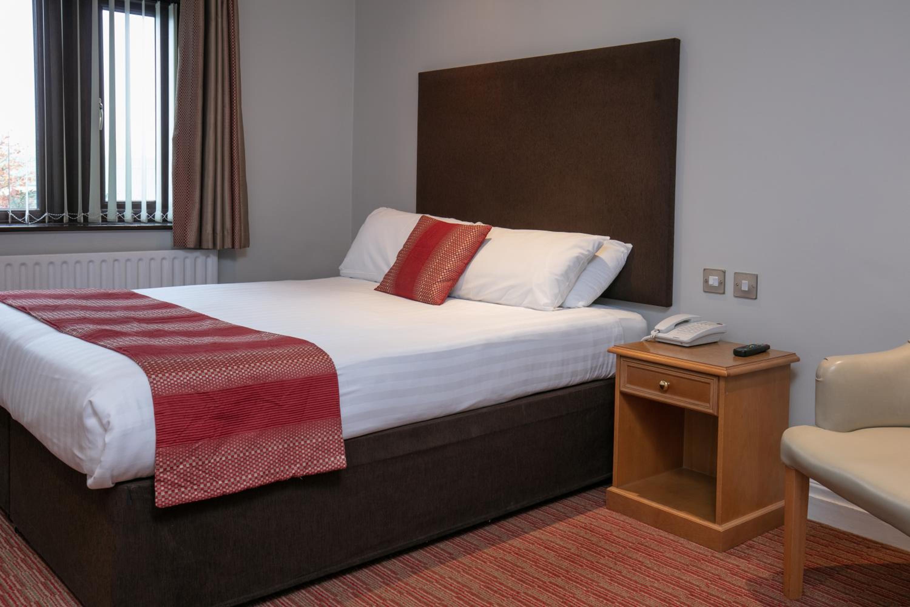 Standard King Room - Non-Smoking  - Photo 26