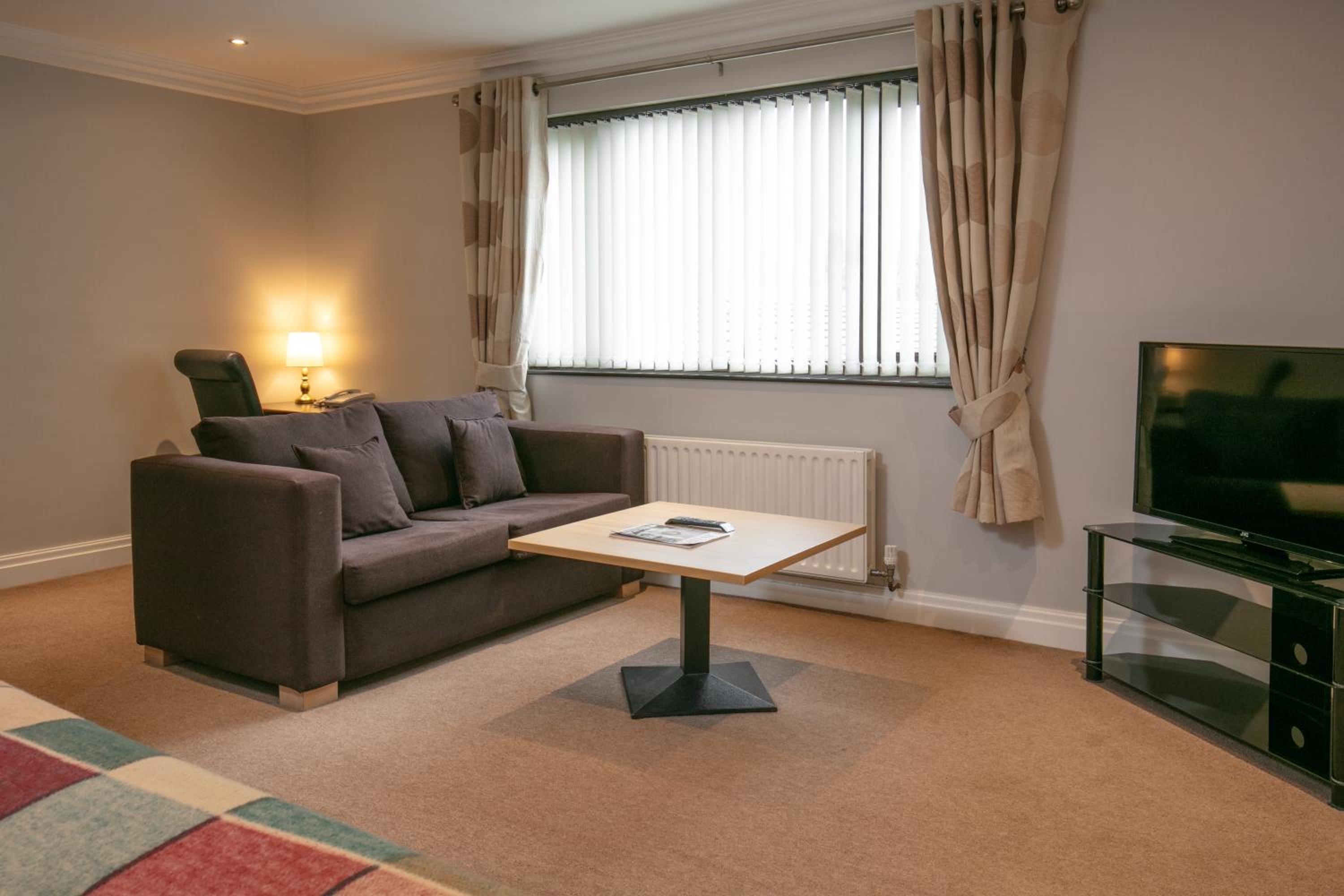 King Suite with Sofa Bed - Non-Smoking - Photo 18