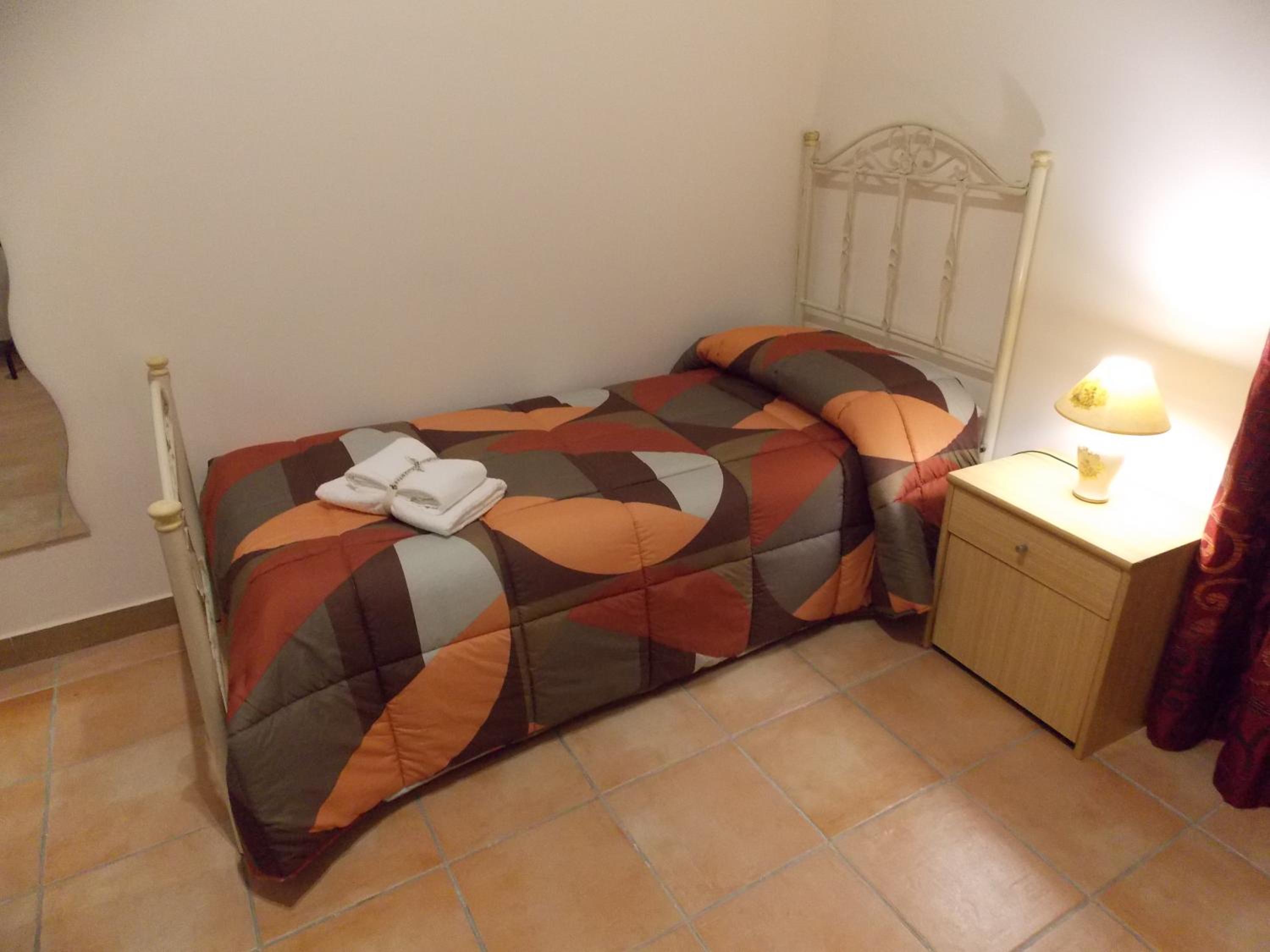 Single Room With Private Bathroom photo 3
