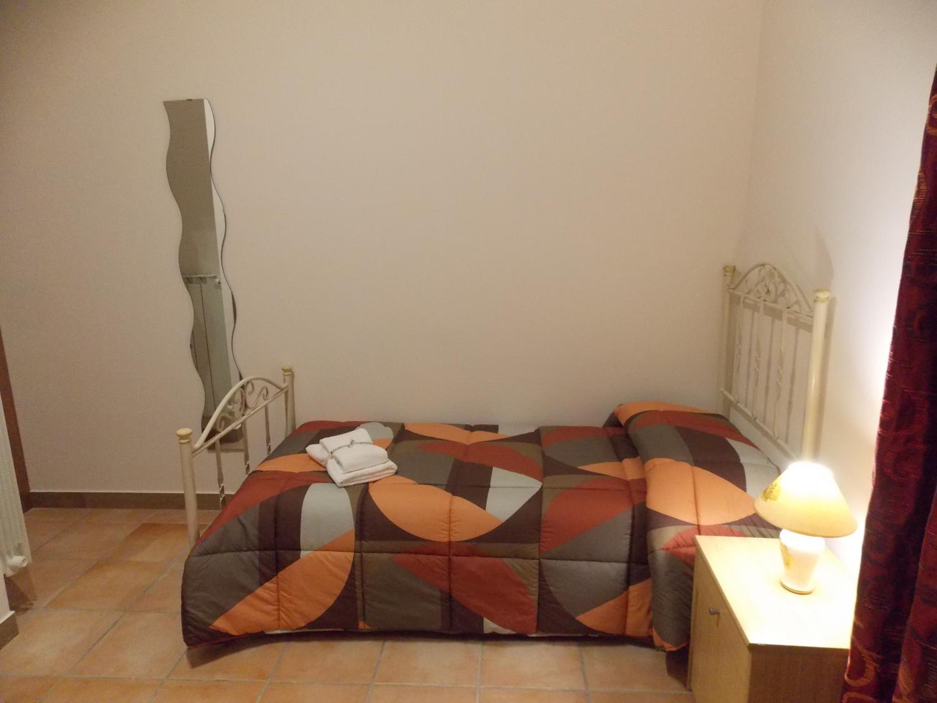 Single Room With Private Bathroom photo 2