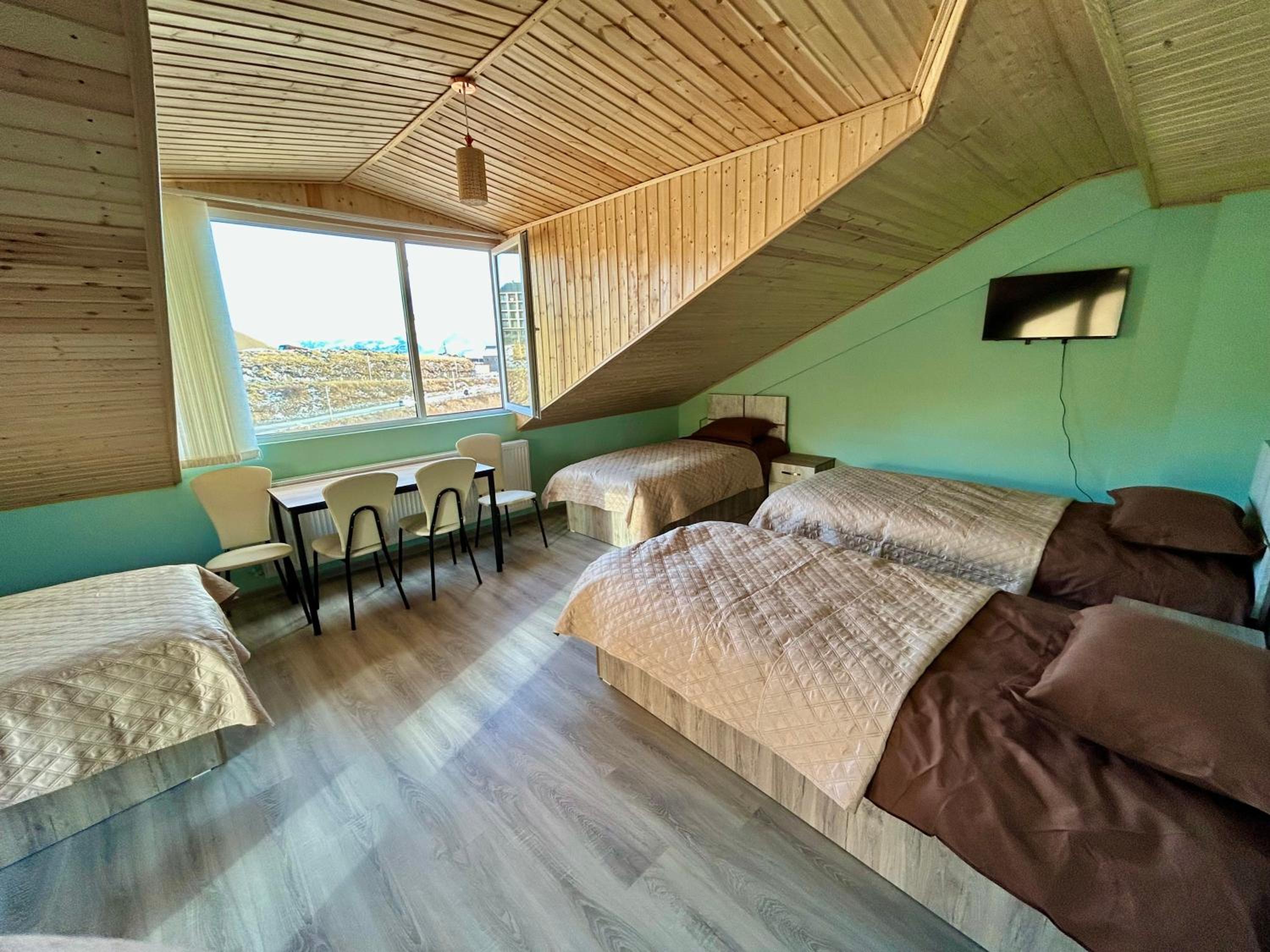 Quadruple Room with Balcony photo 1