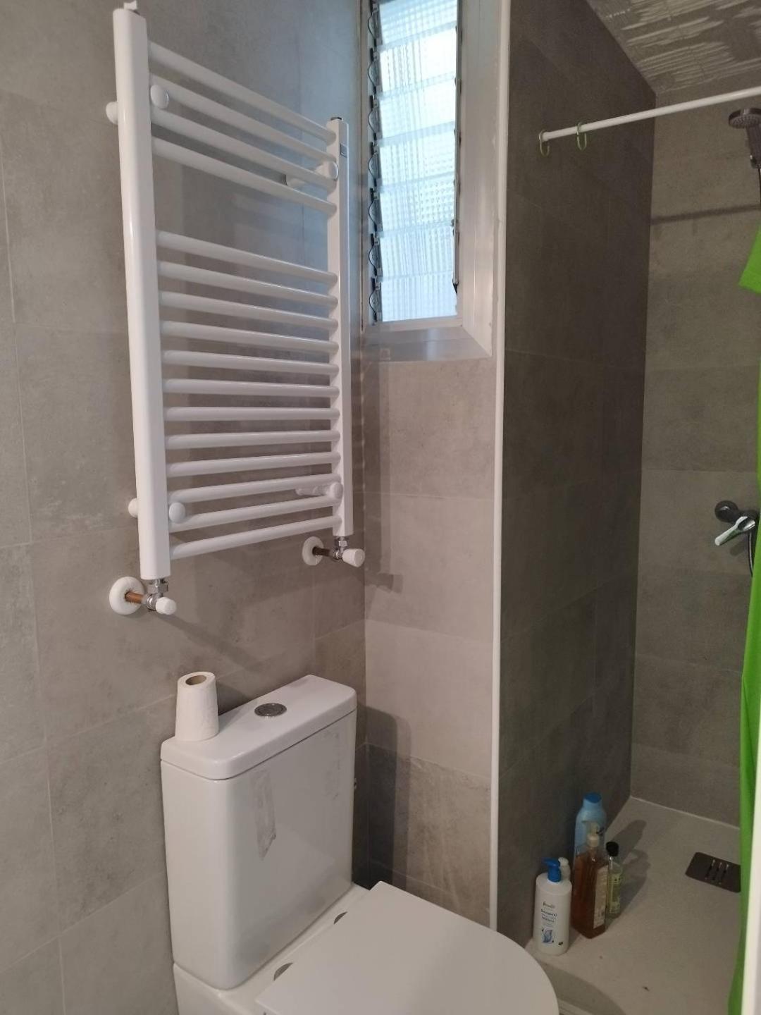 Standard Single Room with Shared Bathroom photo 2