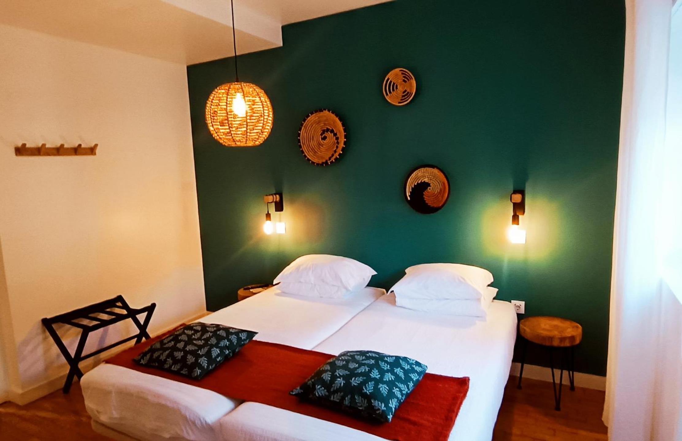 Double Room with Private Bathroom - Photo 3