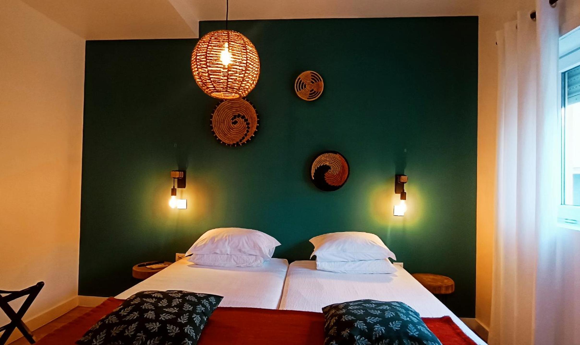 Double Room with Private Bathroom - Photo 10