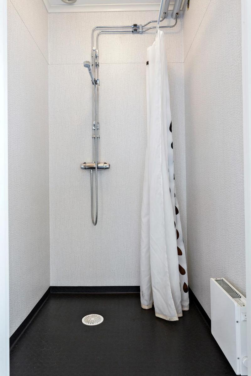 Twin Room with Shared Bathroom photo 2