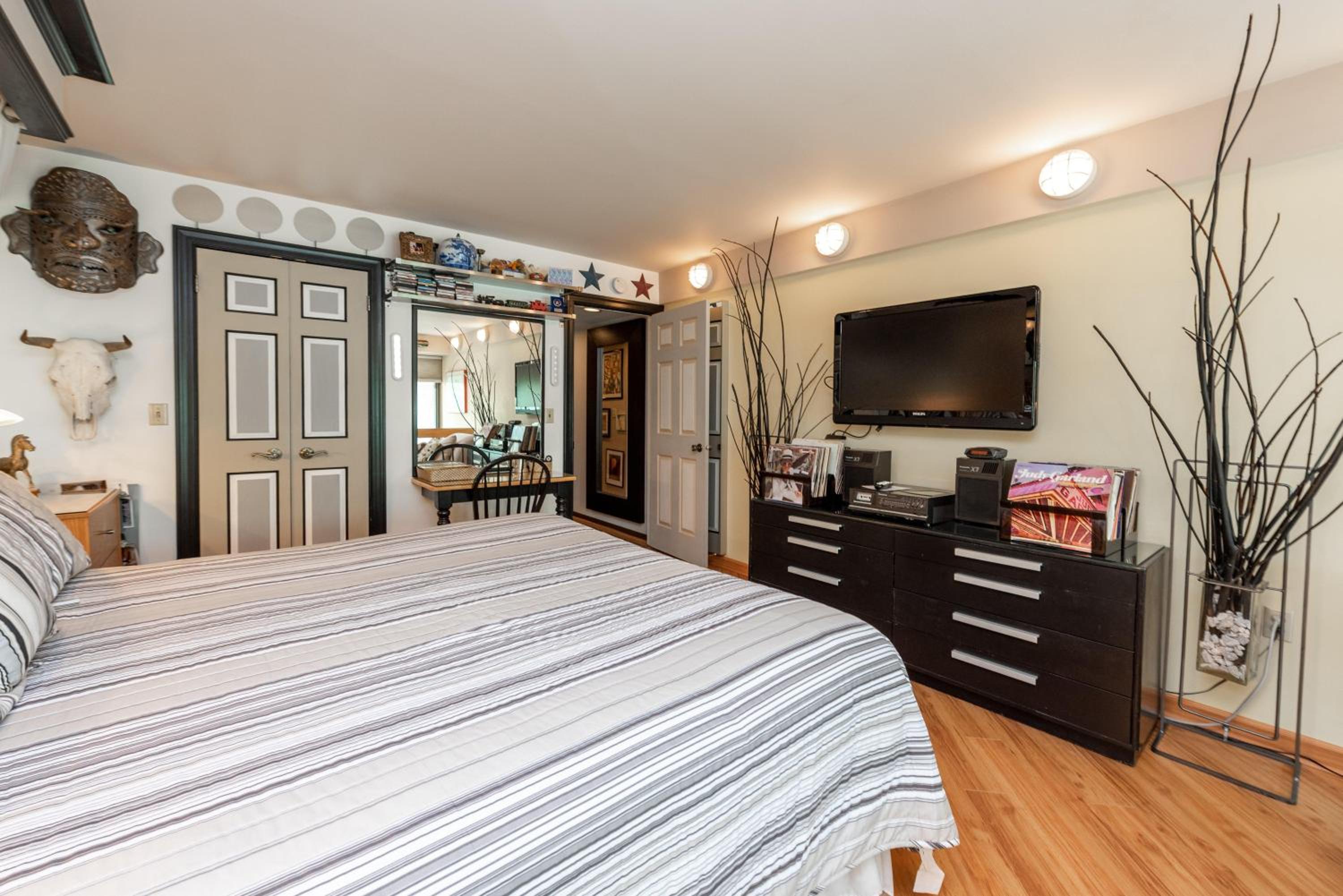 One-Bedroom Apartment photo 2