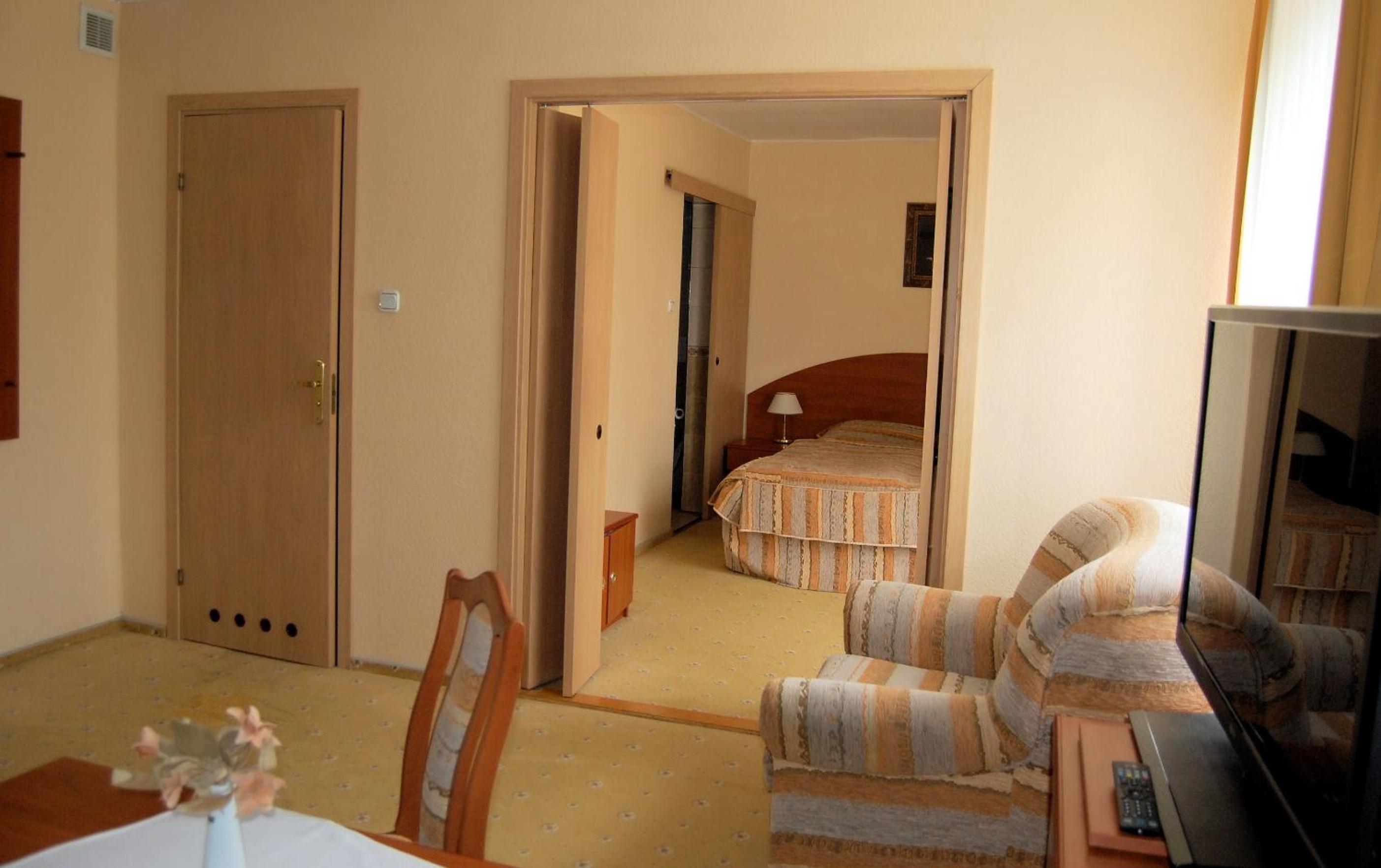 Apartment - Photo 9