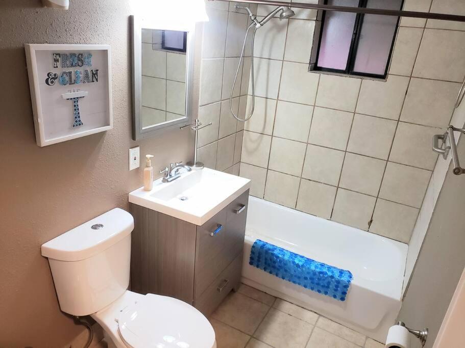 Three-Bedroom House photo 2