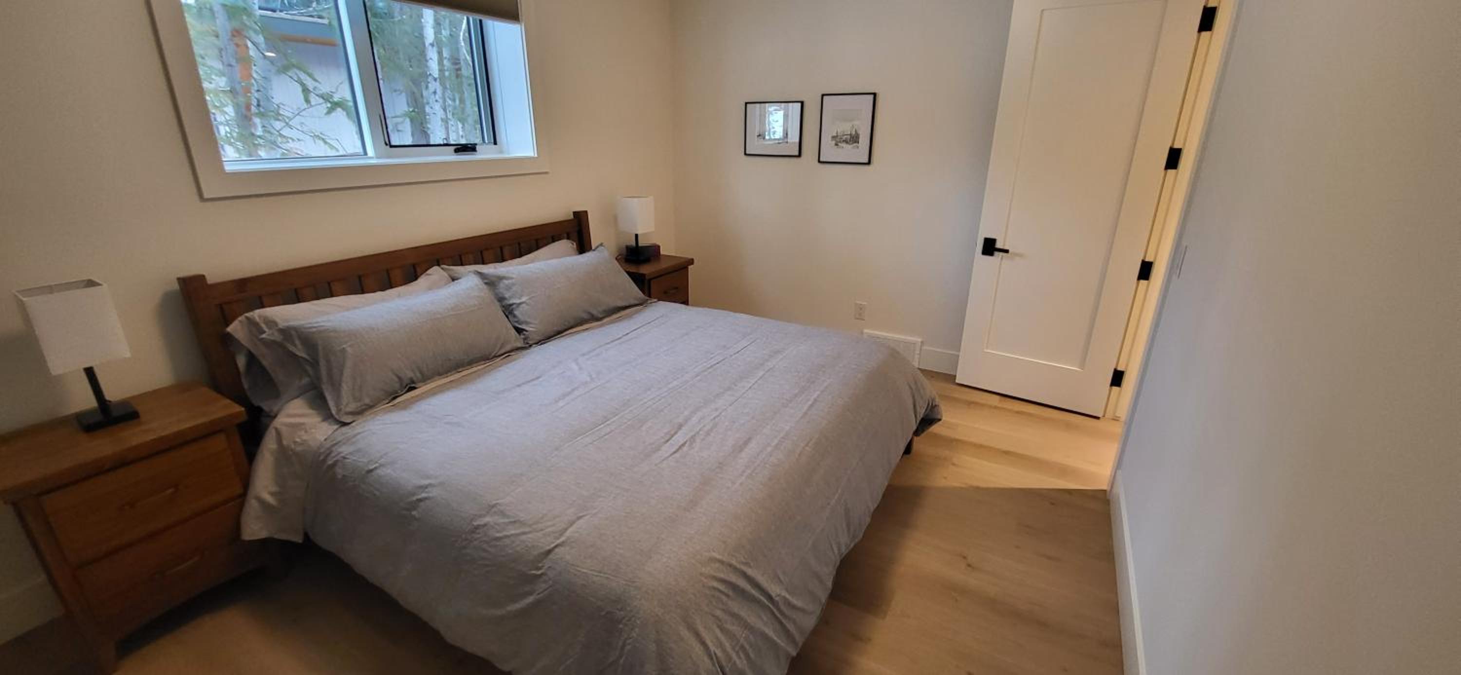 Three-Bedroom House photo 3