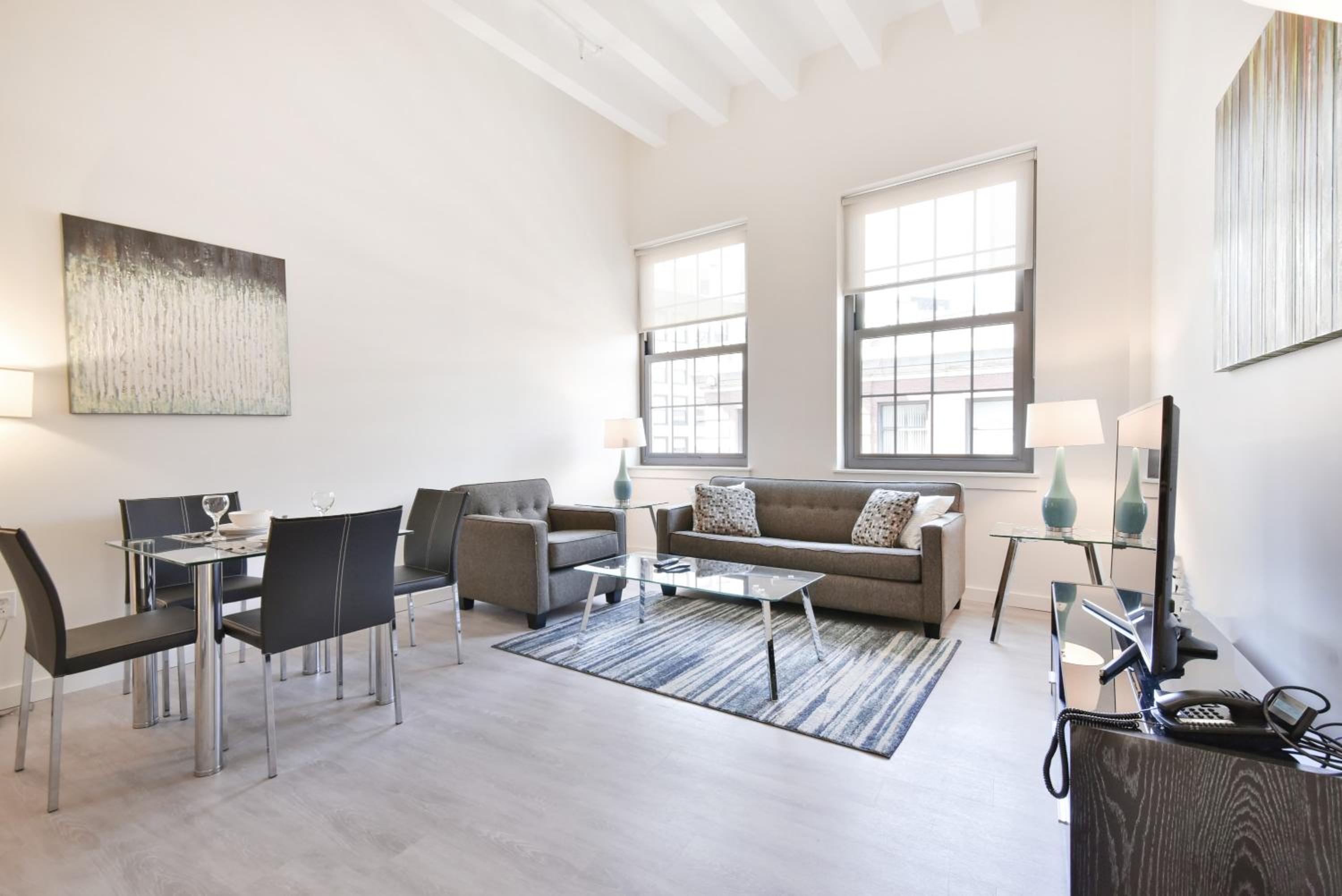Luxury Two Bedroom Apartment  photo 1