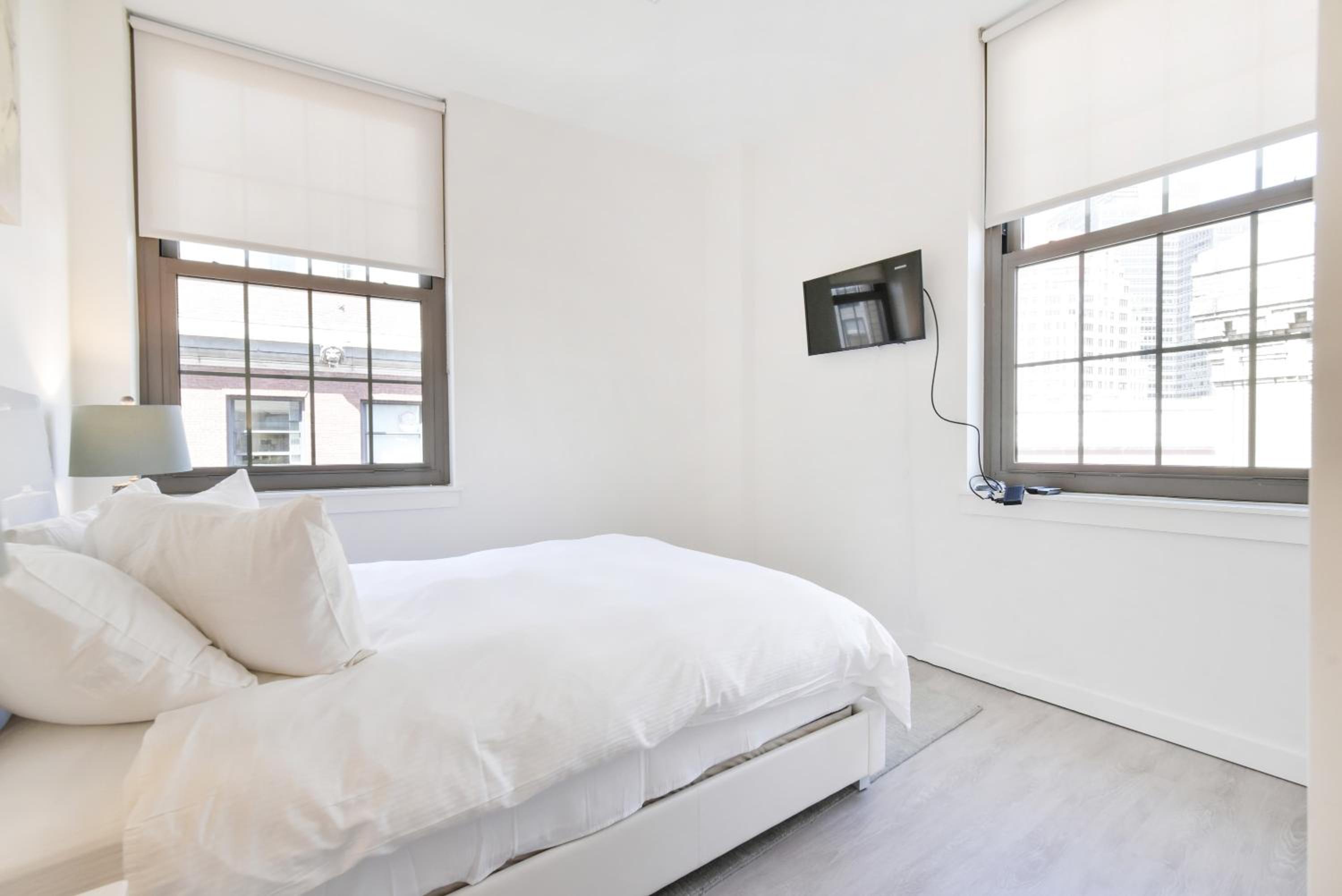 Luxury Two Bedroom Apartment  photo 2