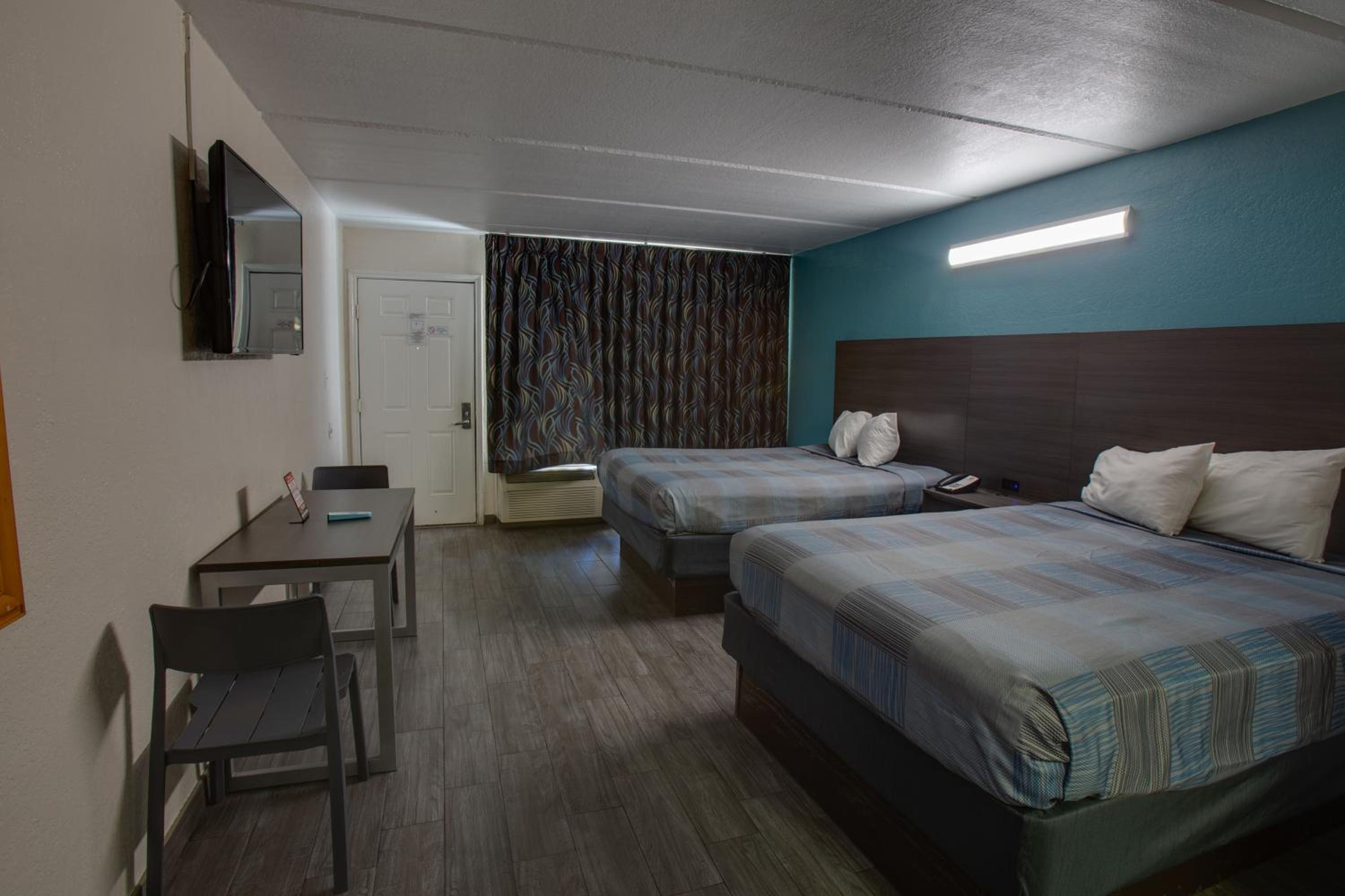 Queen Room With Two Queen Beds