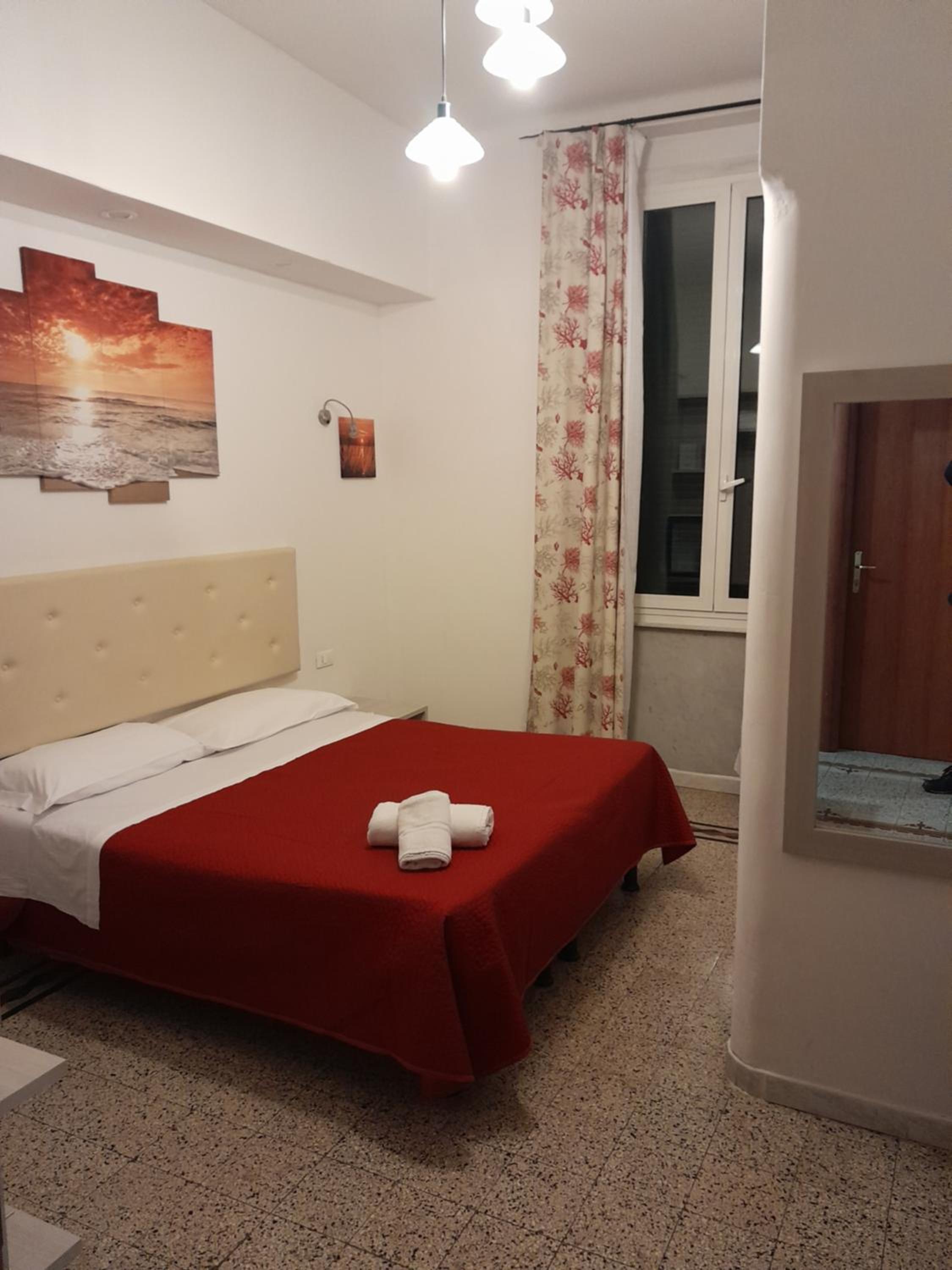 Double or Twin Room with Bathroom - Photo 1