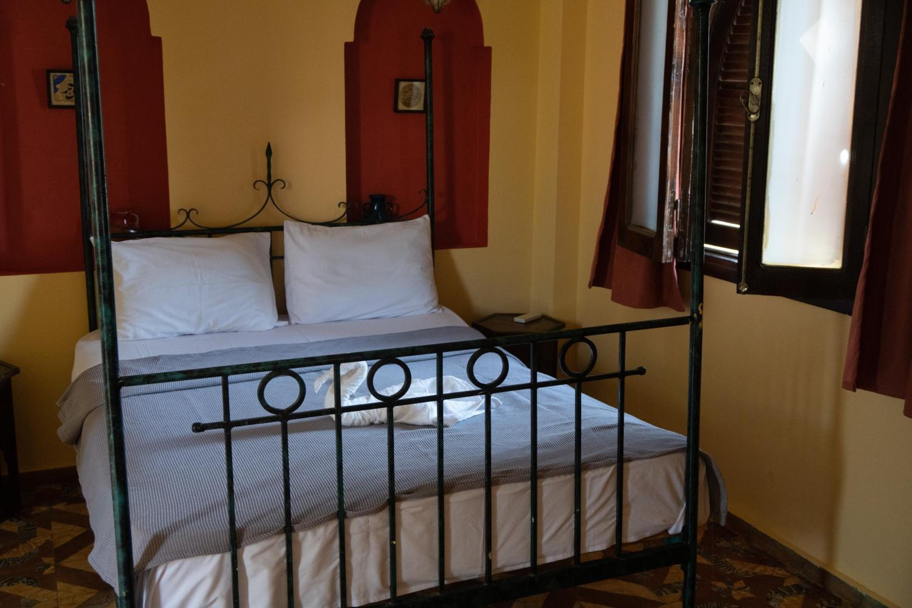 Deluxe Double Room with Balcony photo 3