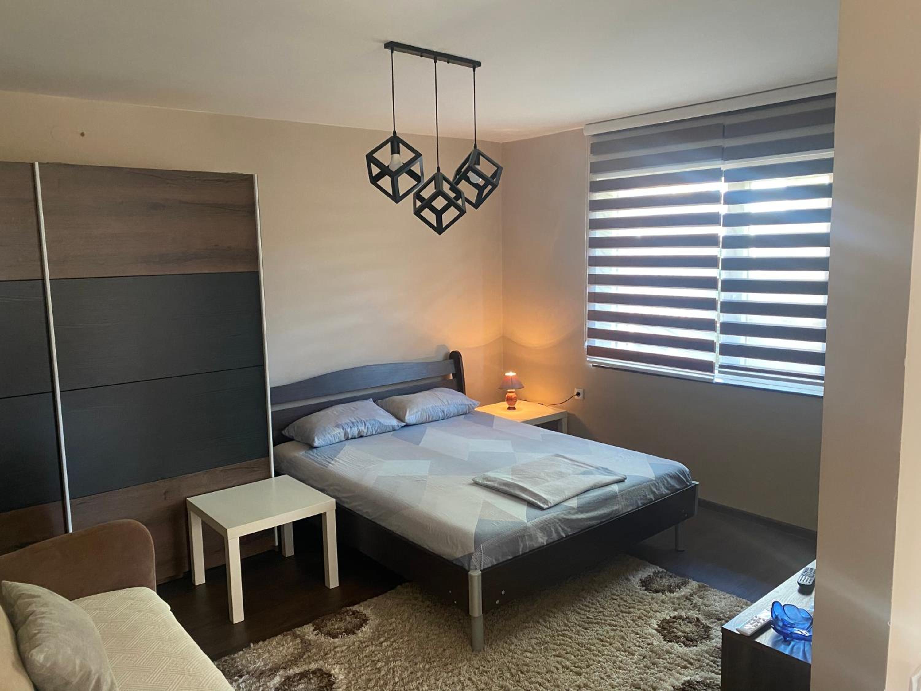 One-Bedroom Apartment photo 1