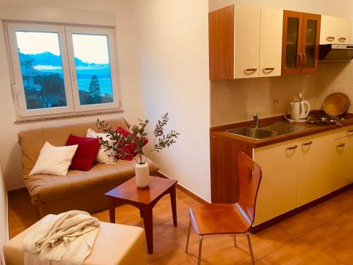 Apartment with Pool View  - Photo 9