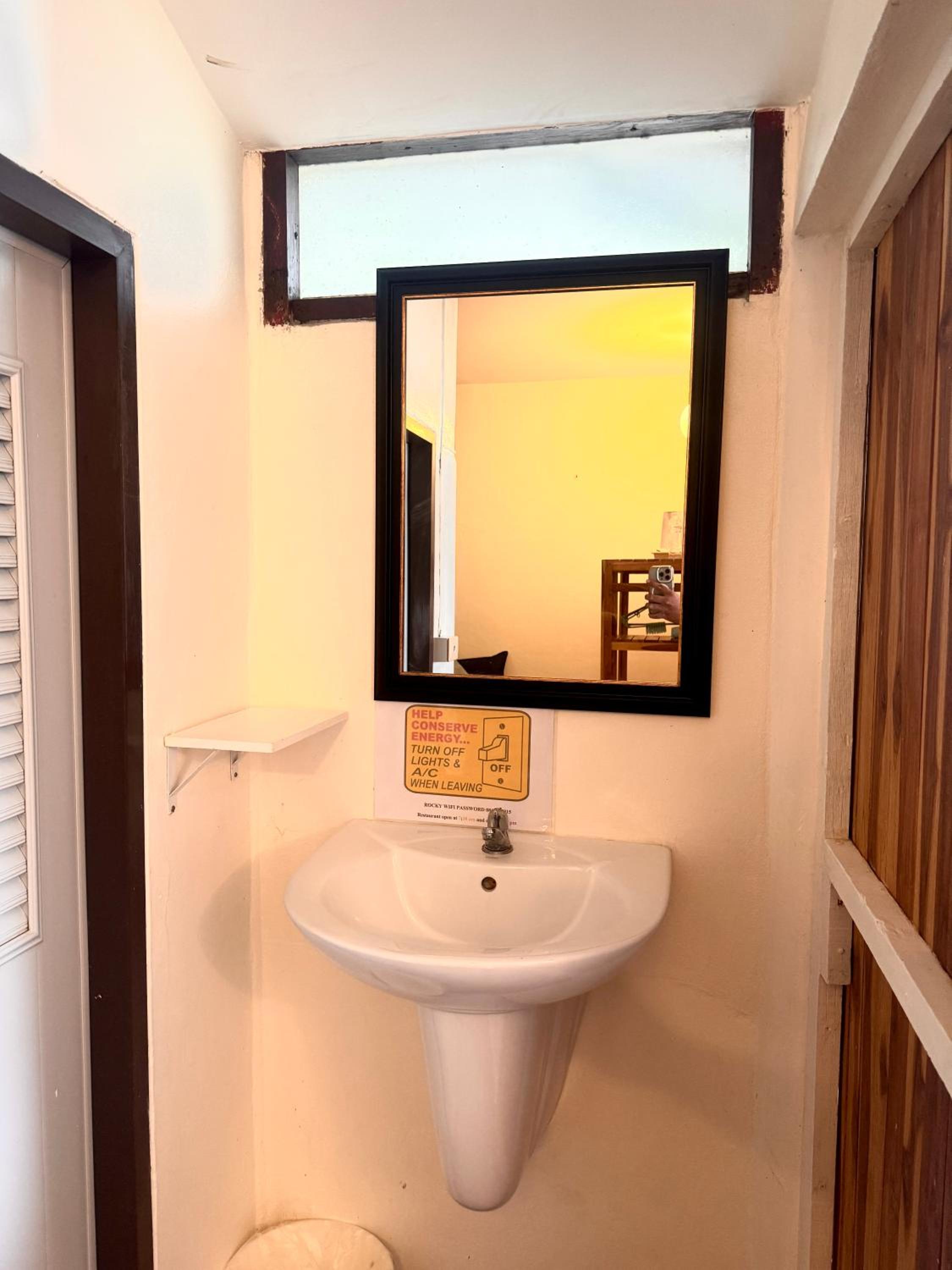 Standard Triple Room with Sea View photo 3