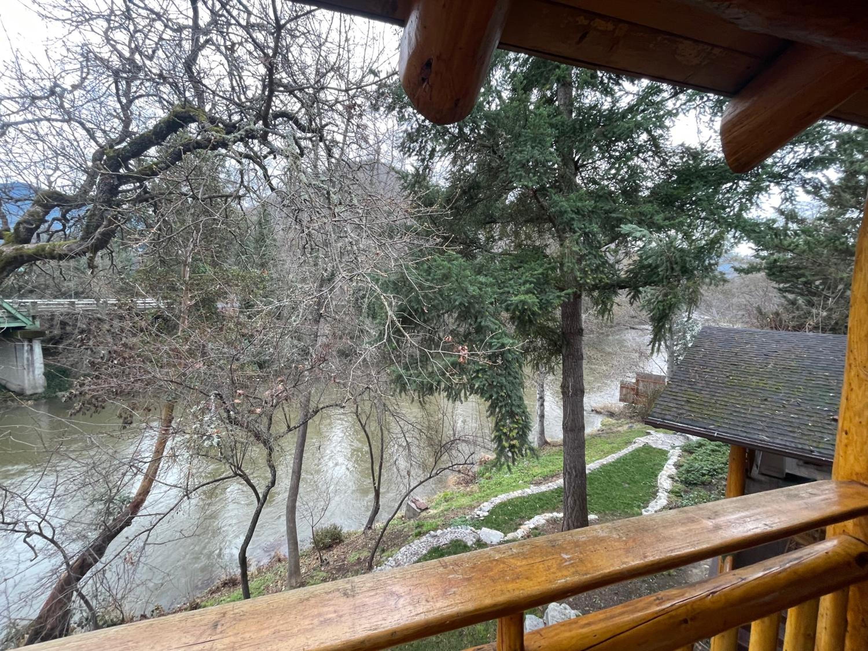 Suite with River View photo 3