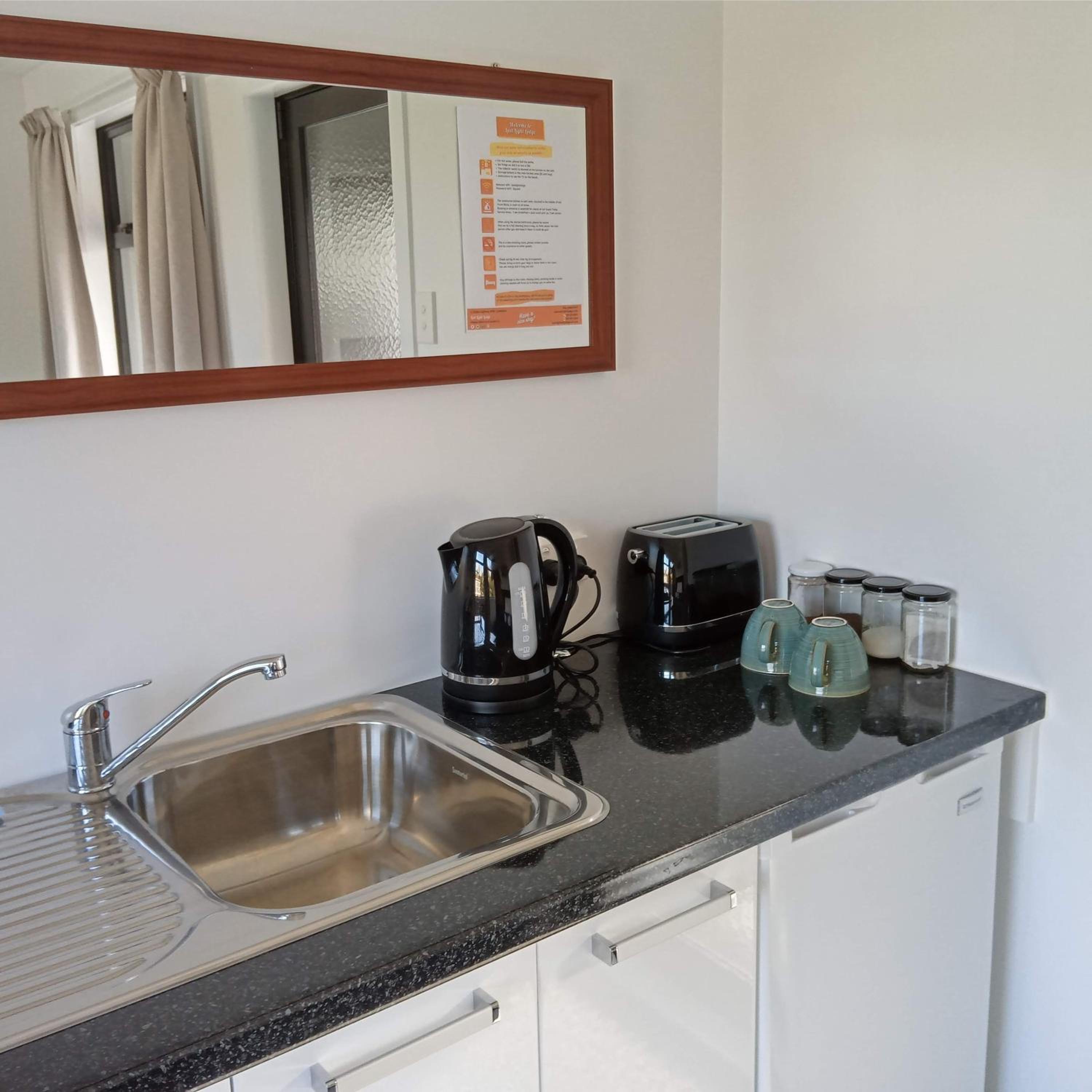 Double or Twin Room with Shared Bathroom photo 3