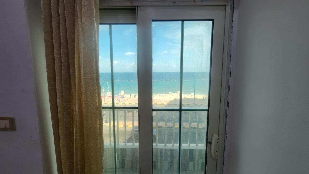 Three-Bedroom Apartment - Photo 11