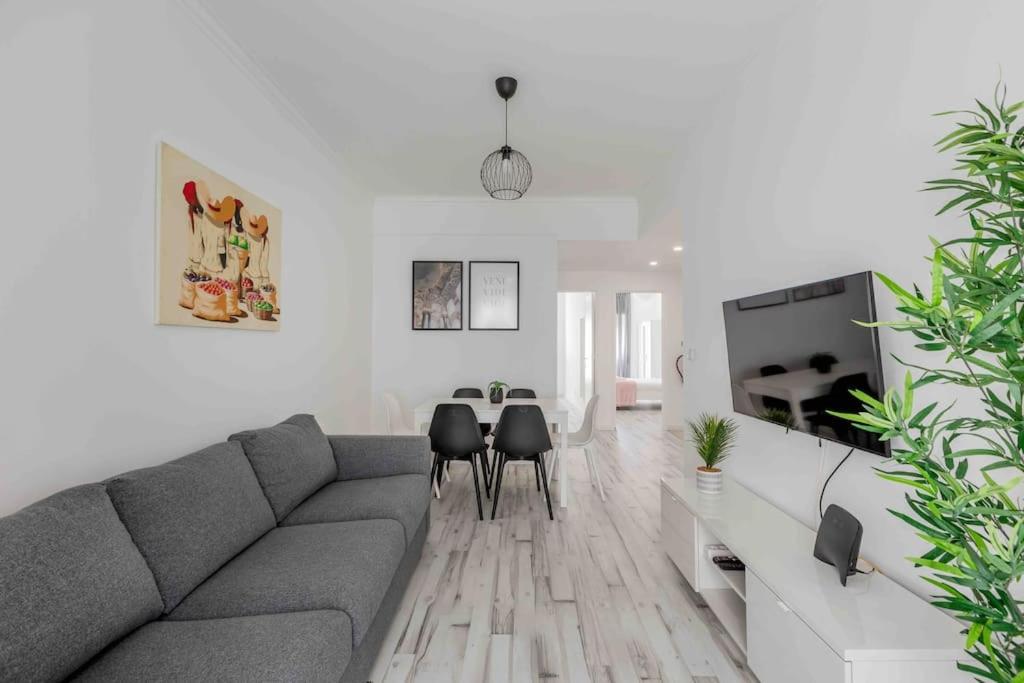 Three-Bedroom Apartment photo 1