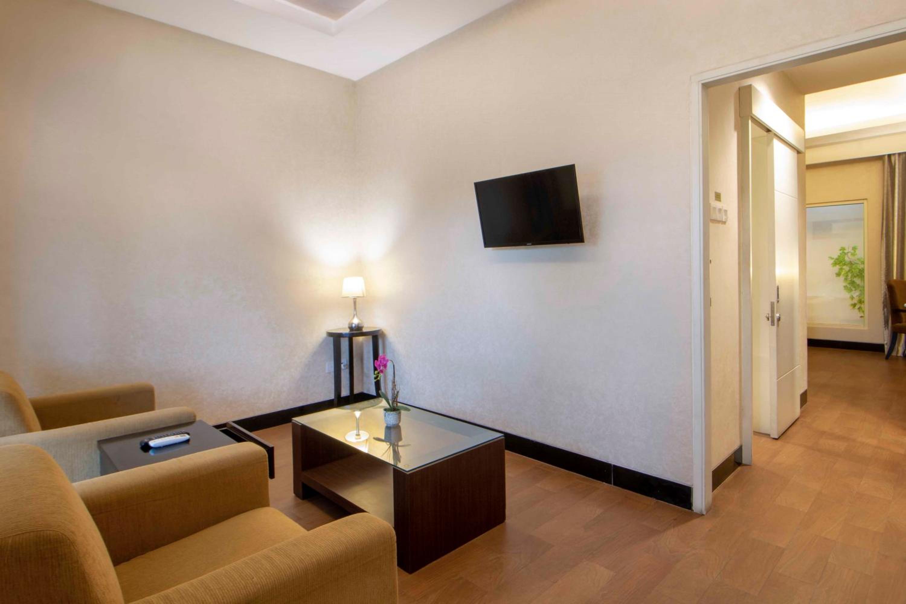 Deluxe Suite photo 3