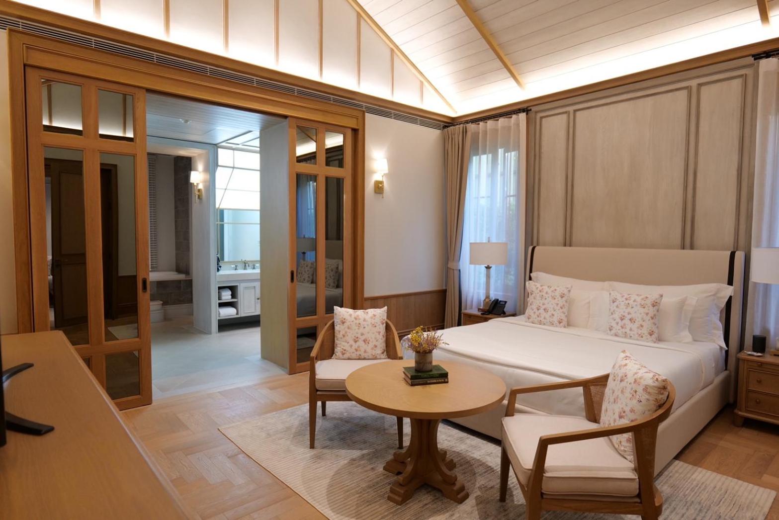 Six-Bedroom House - Photo 23