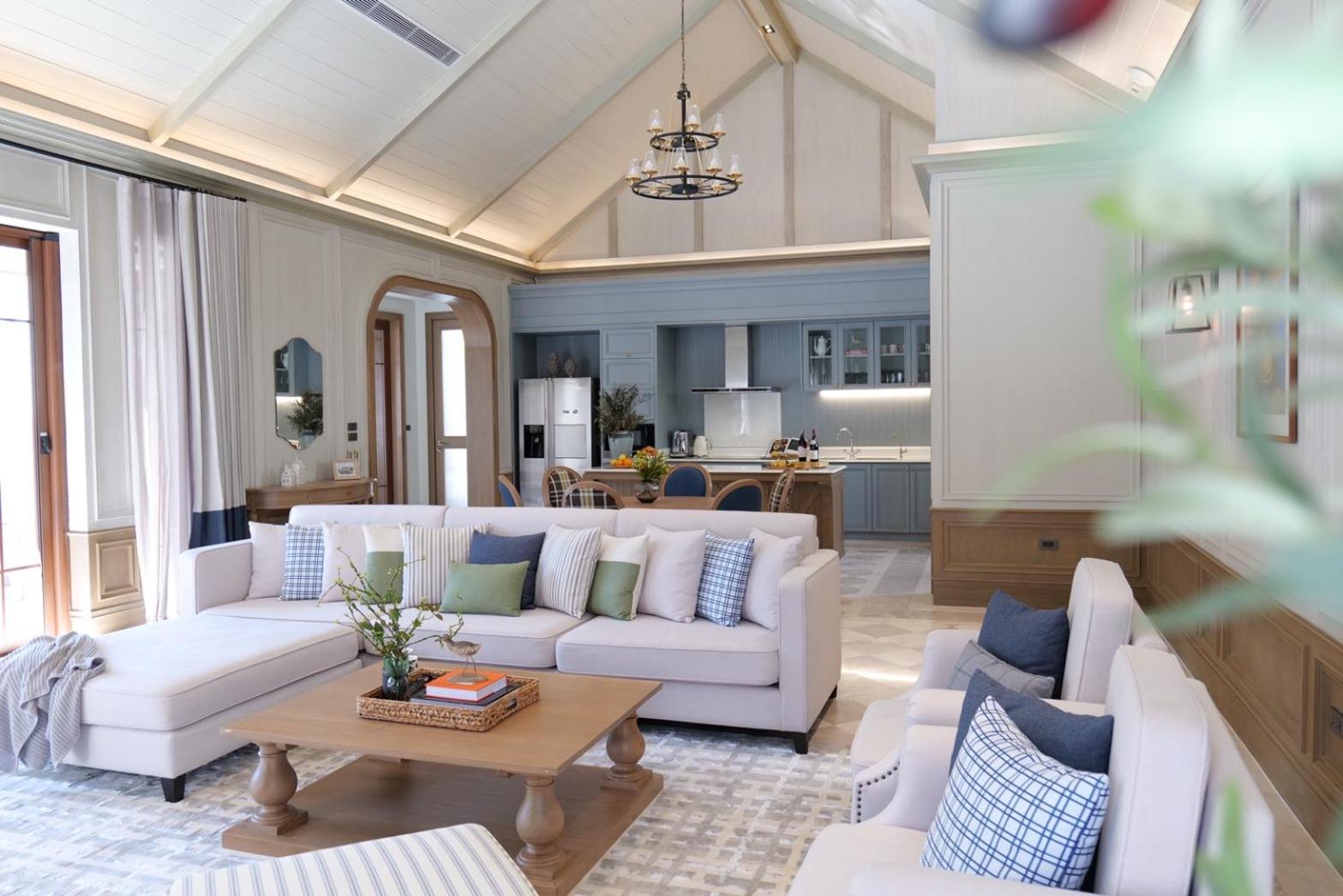 Six-Bedroom House - Photo 12
