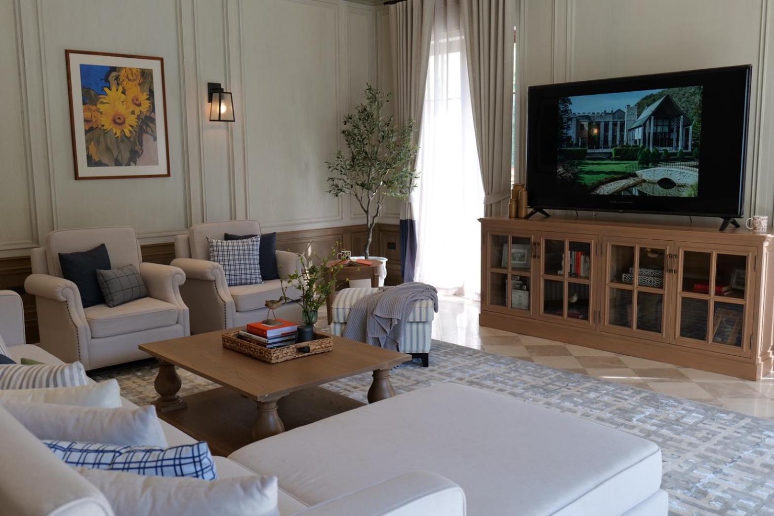 Six-Bedroom House - Photo 46