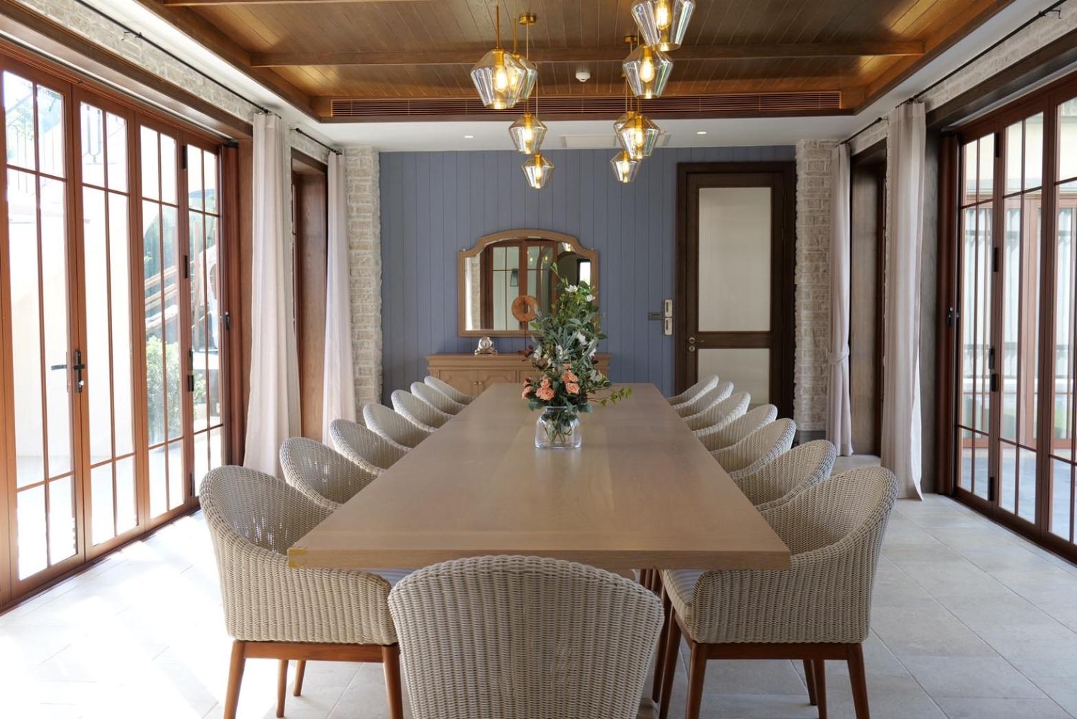 Six-Bedroom House - Photo 45