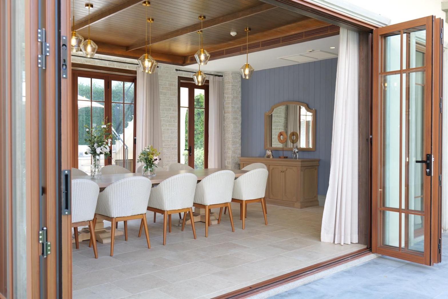 Six-Bedroom House - Photo 43