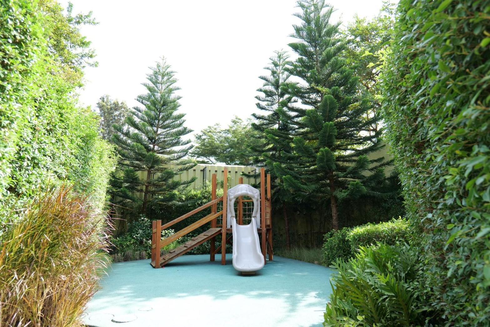 Six-Bedroom House - Photo 41