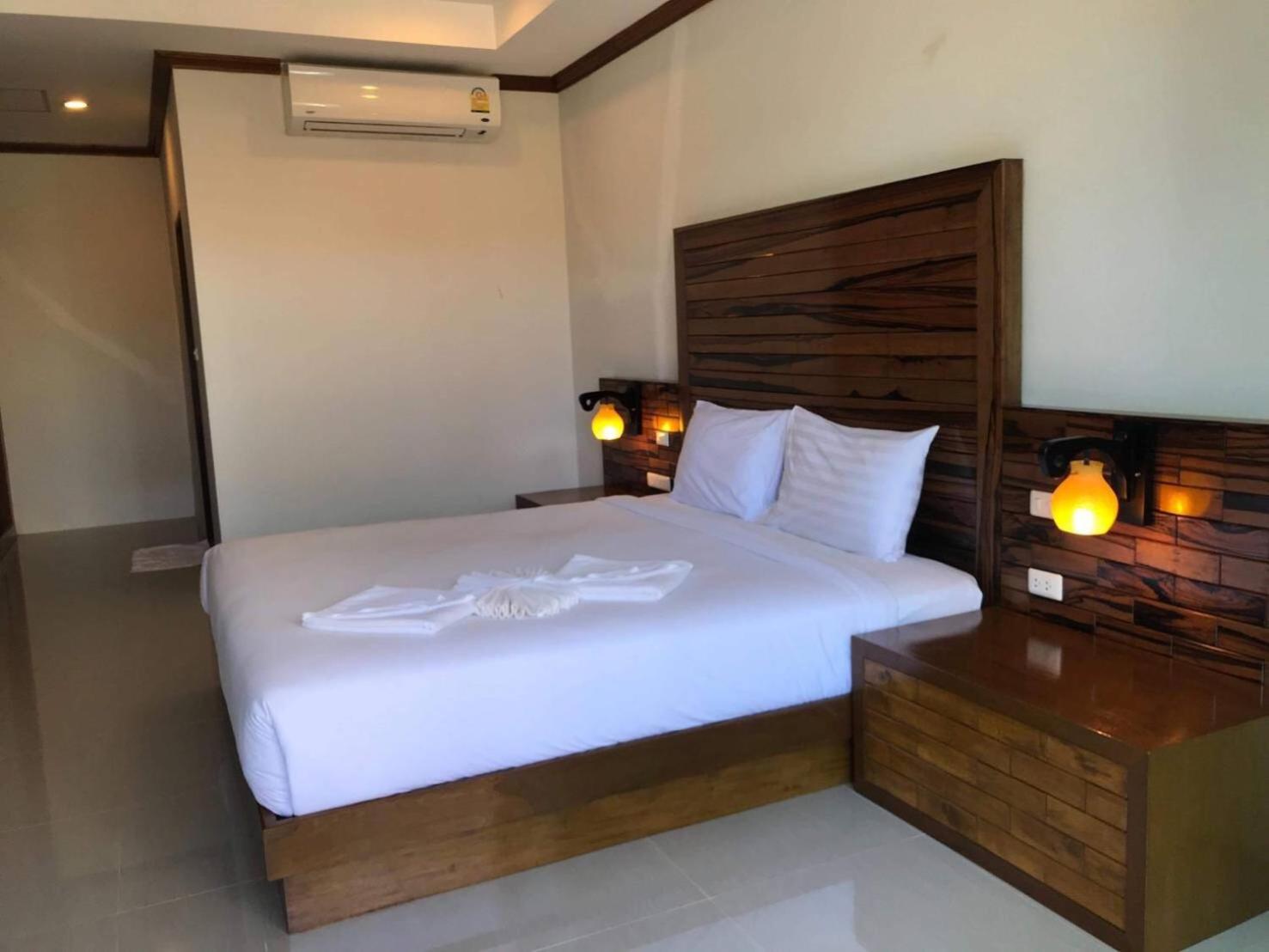 Deluxe Double or Twin Room with Balcony photo 3