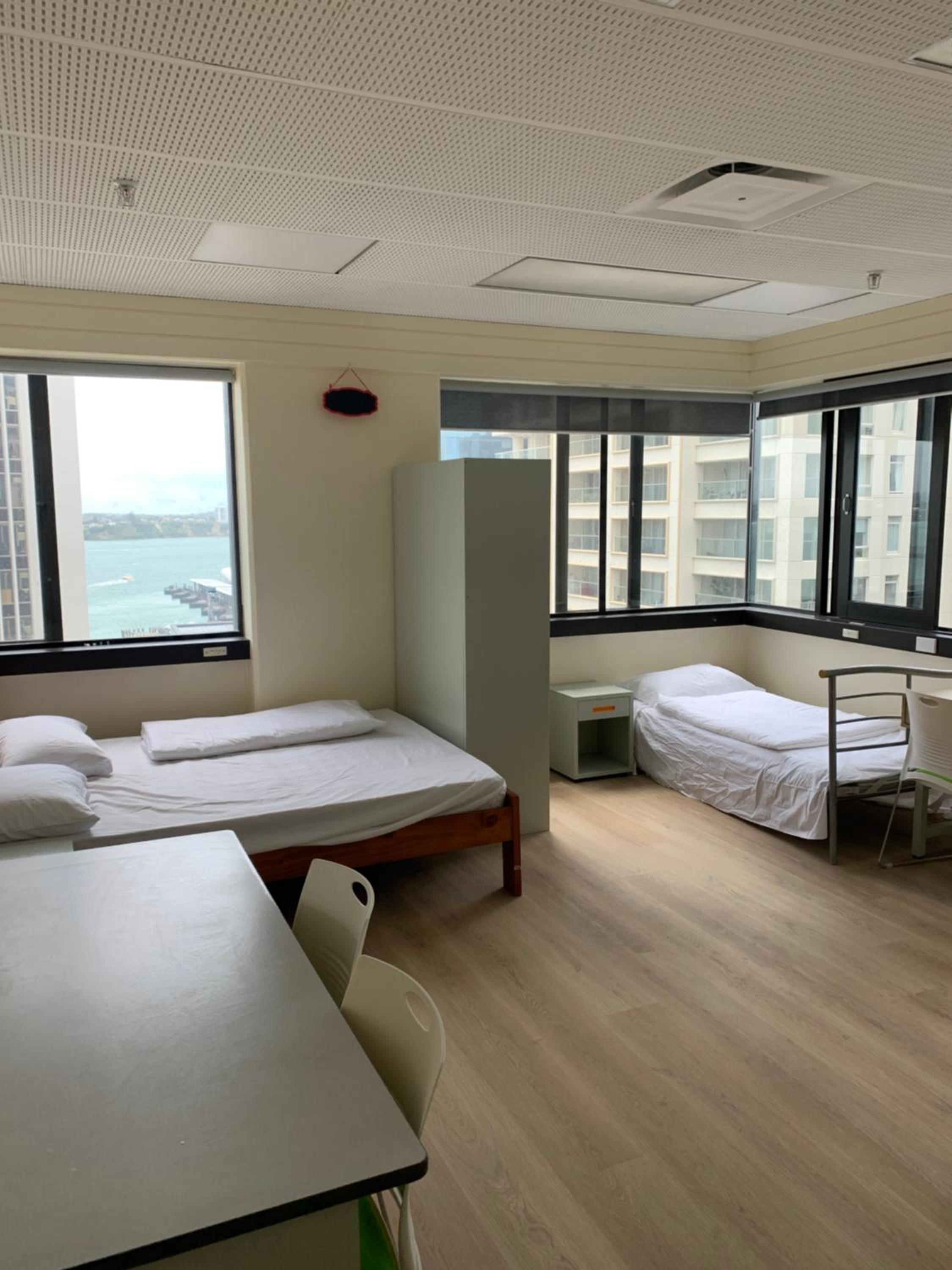 Quadruple Room with Sea View - Photo 8