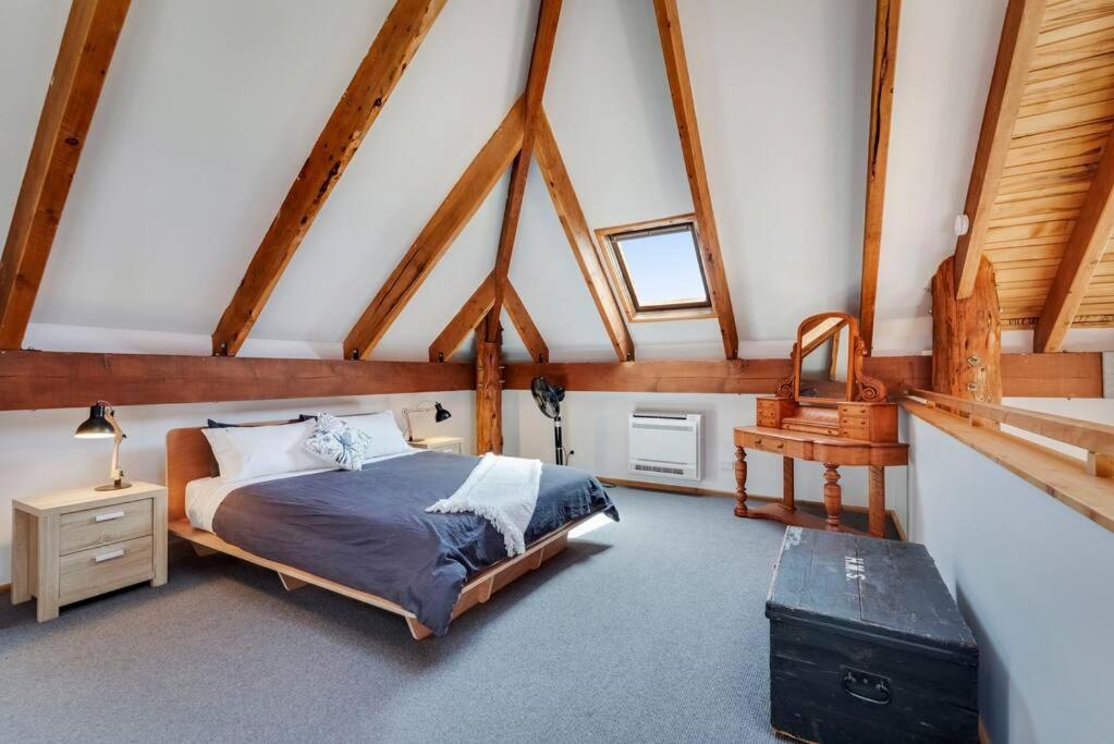 Two-Bedroom House photo 2