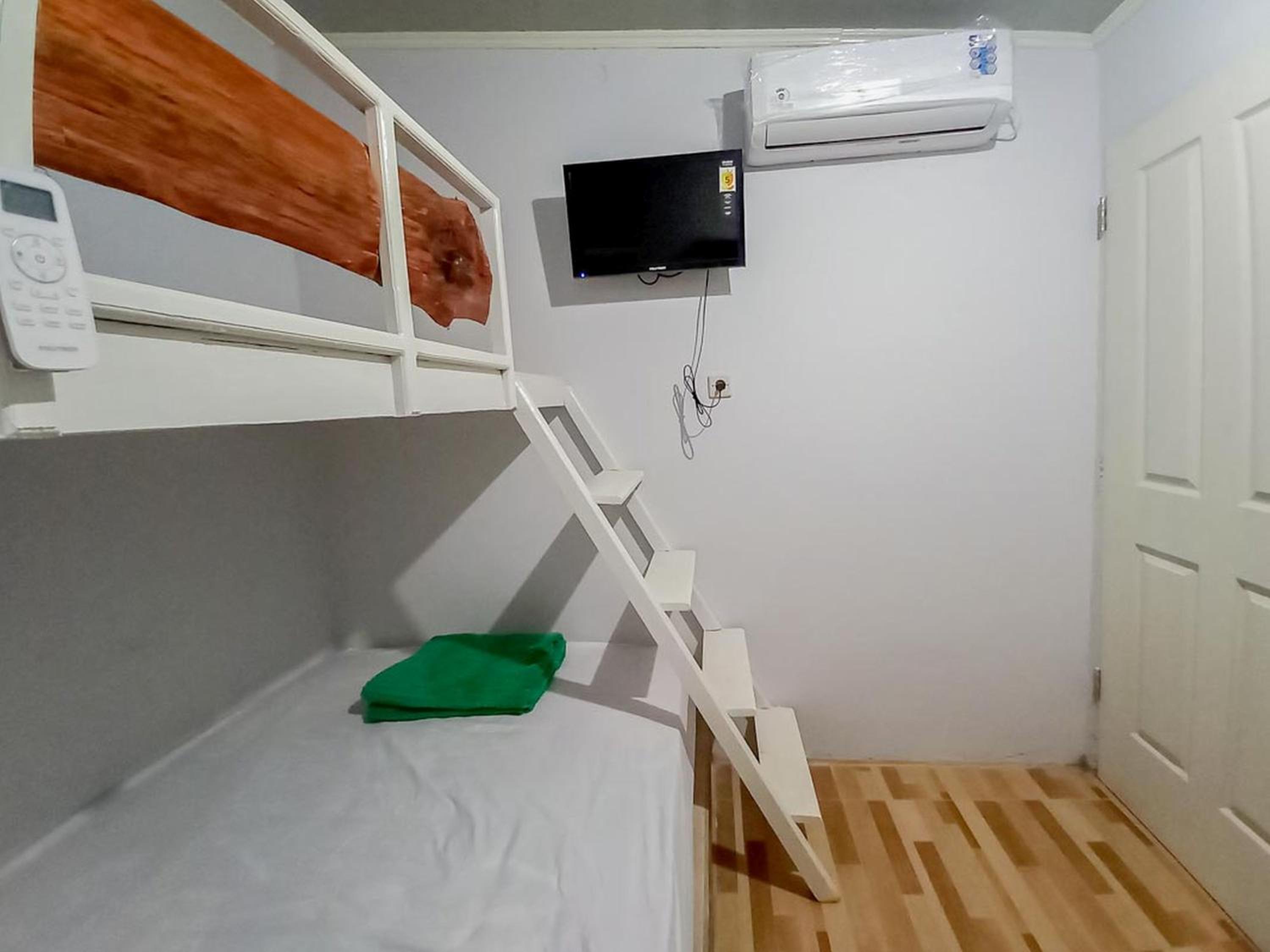 Economy Double Room photo 3