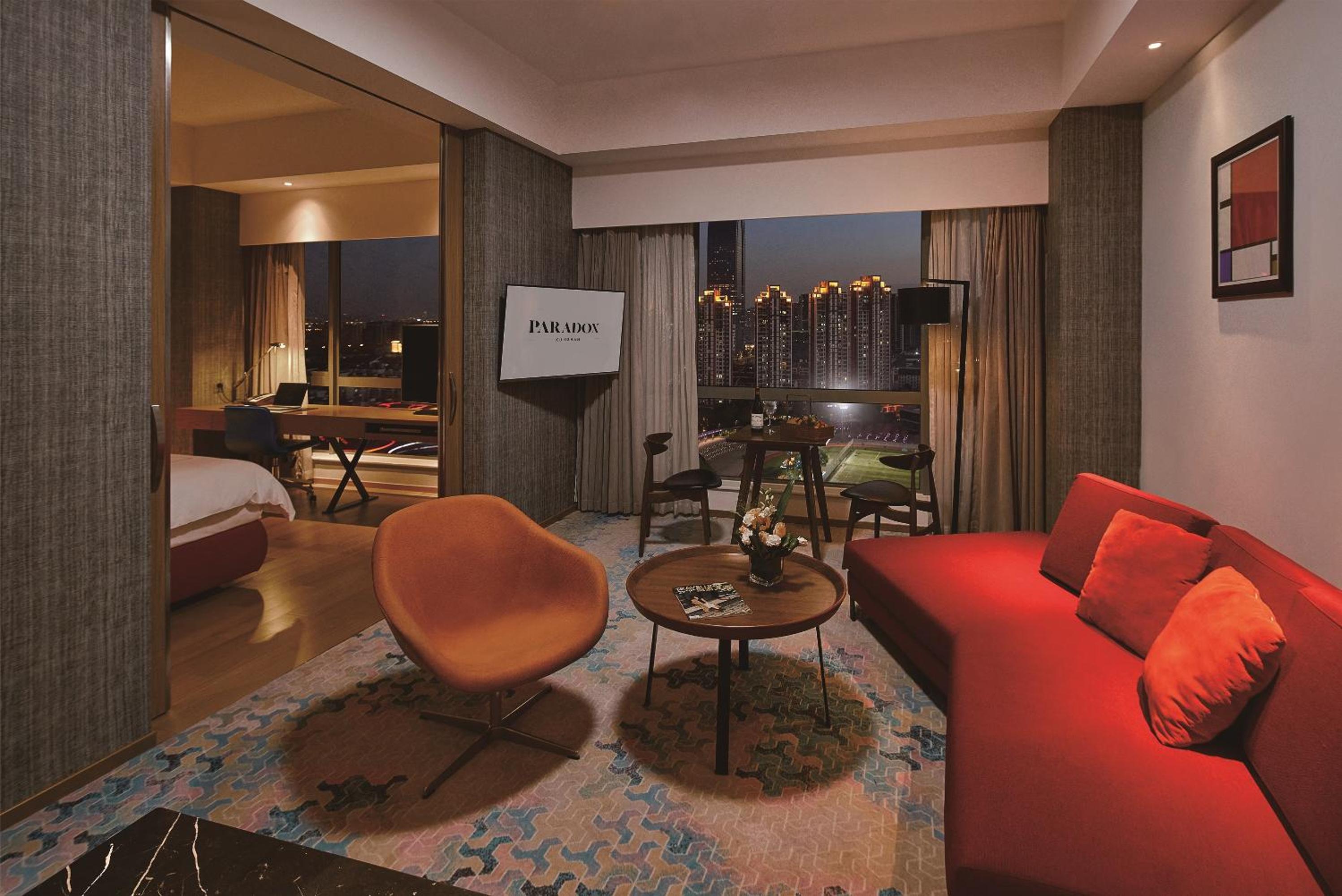 Executive Suite - Photo 1