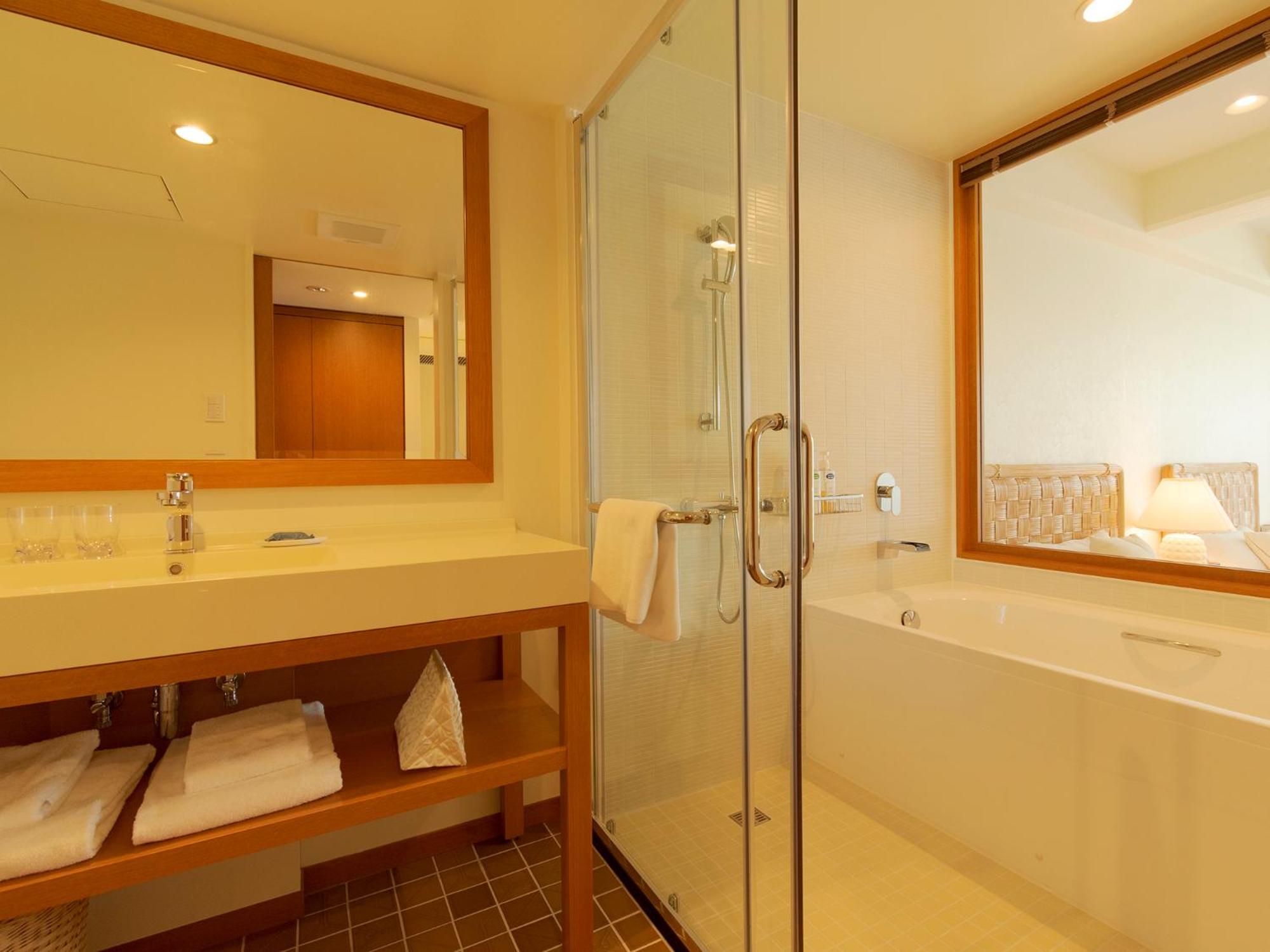 Comfort Room Ocean Front Non-Smoking  - Photo 3