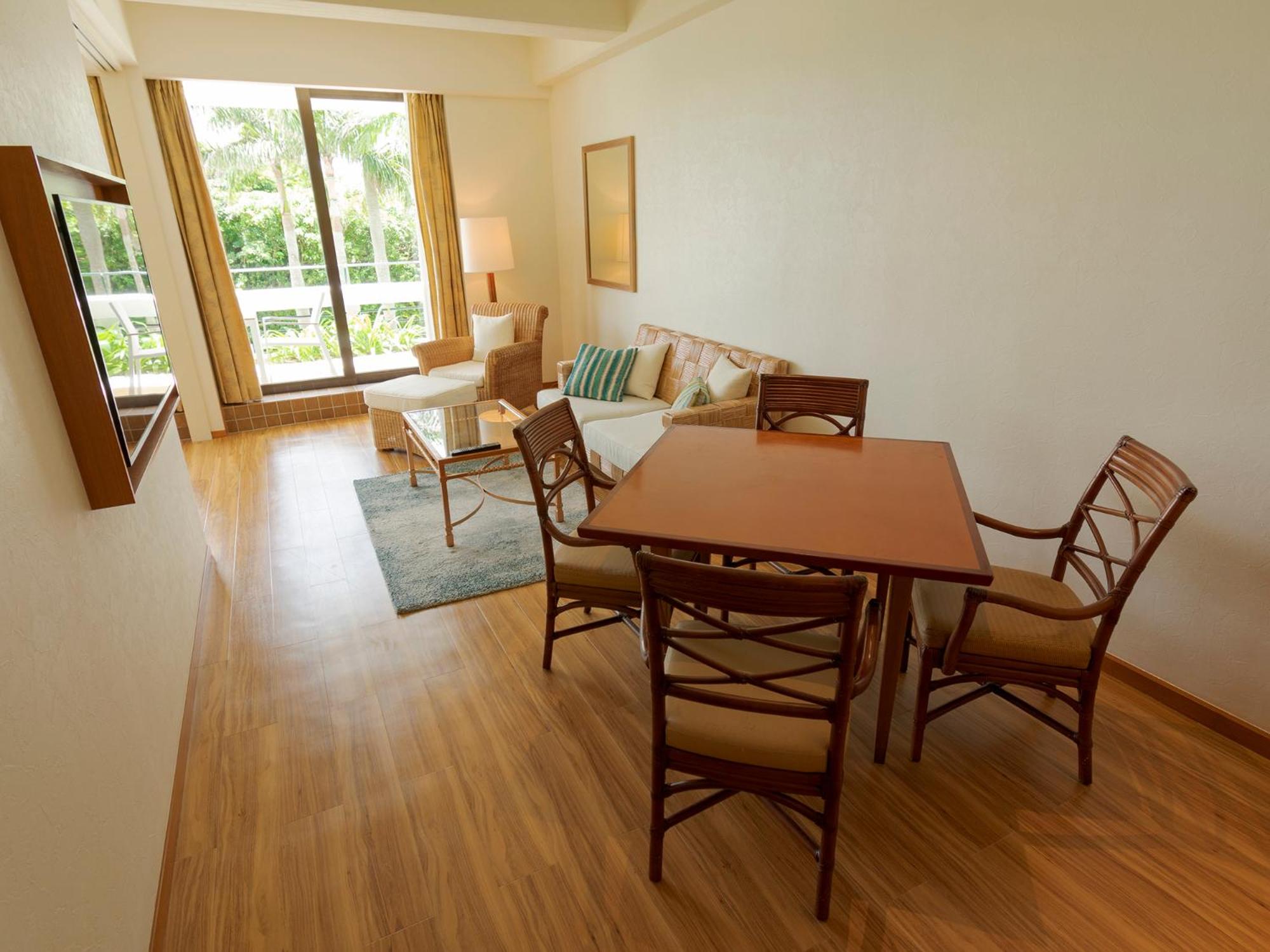 Premium Room with Mountain View -Non smoking (Stacking Bed for 3+ guests) - Photo 6