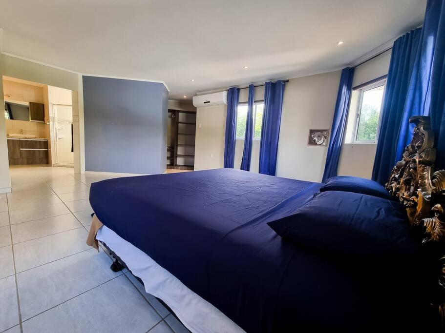 Three-Bedroom Villa photo 2