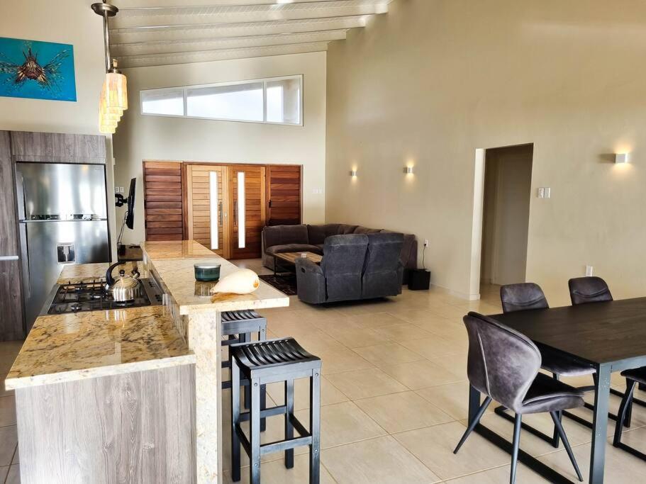 Three-Bedroom Villa photo 3