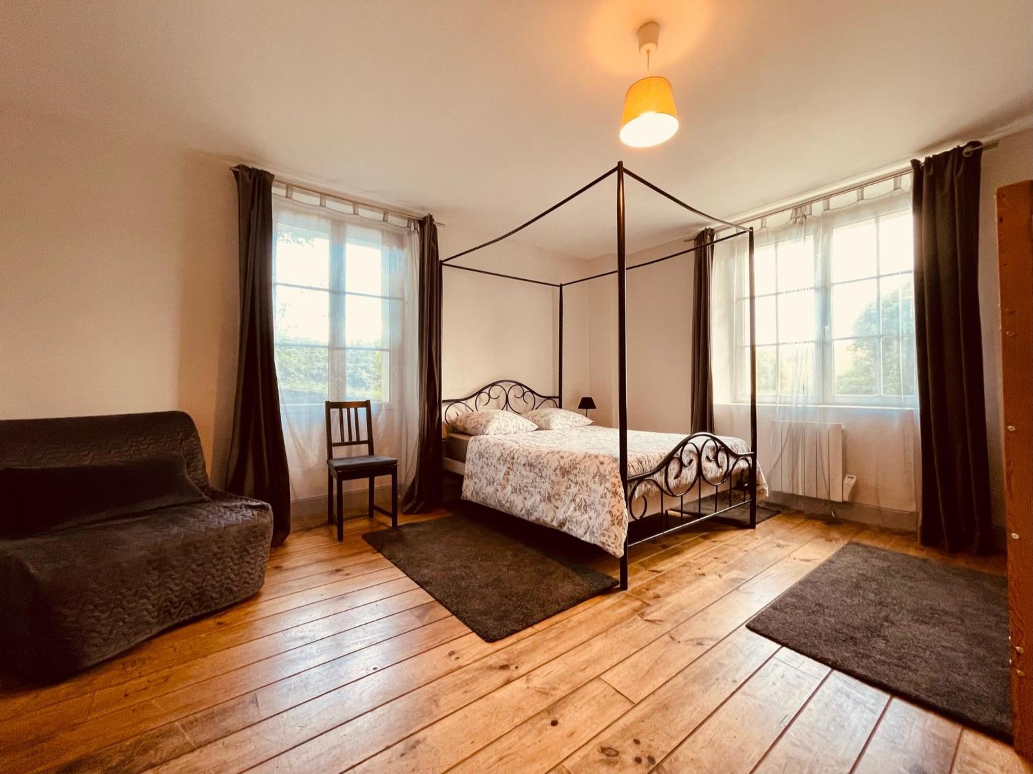 1 Bedroom Apartment - Rose (Garden Level) photo 1