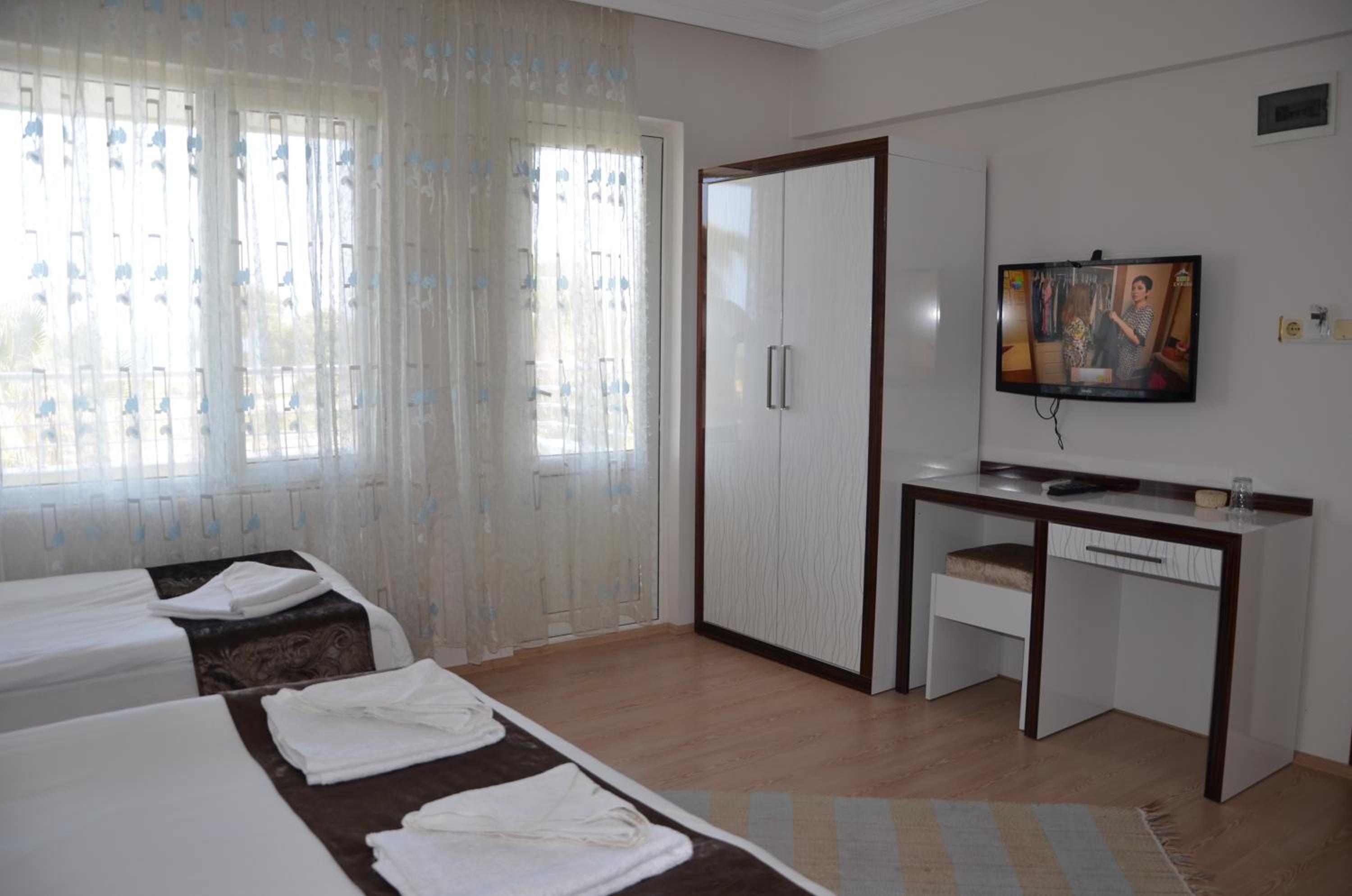 Standard Double or Twin Room photo 1