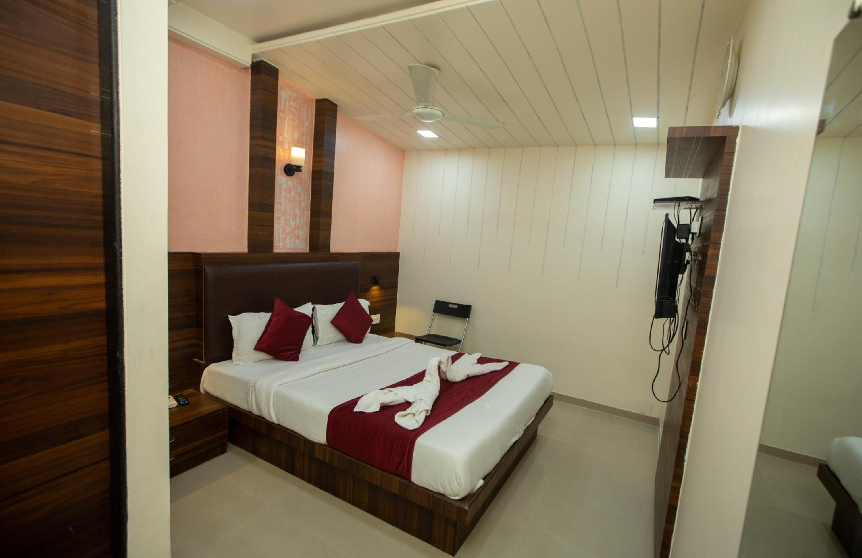 Executive Room - Photo 11